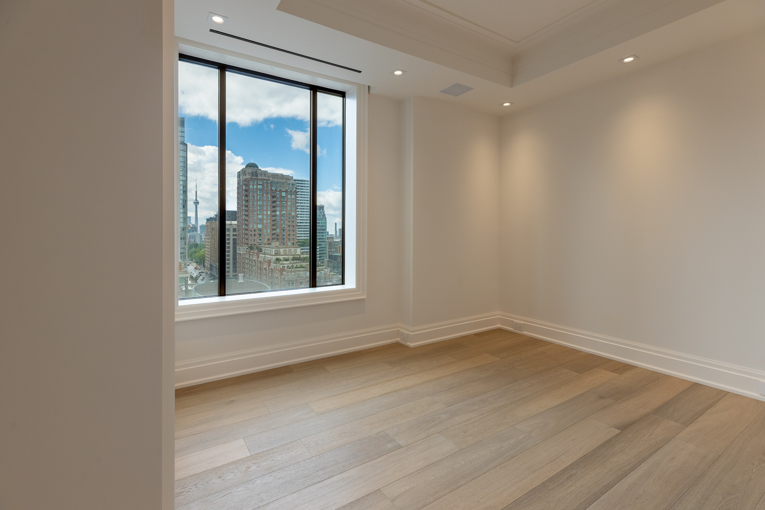 89 Avenue Rd  1102