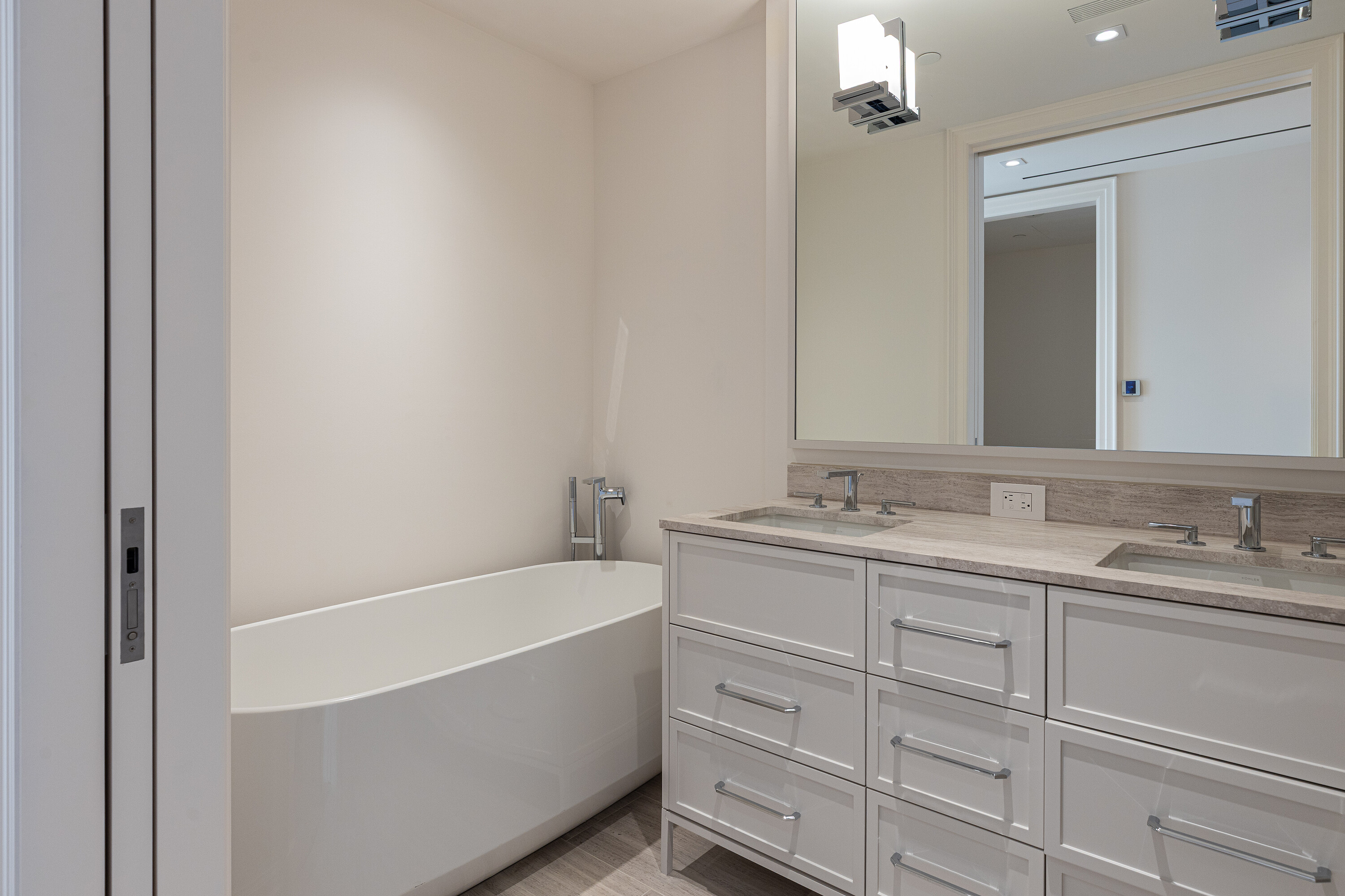 89 Avenue Rd  1102