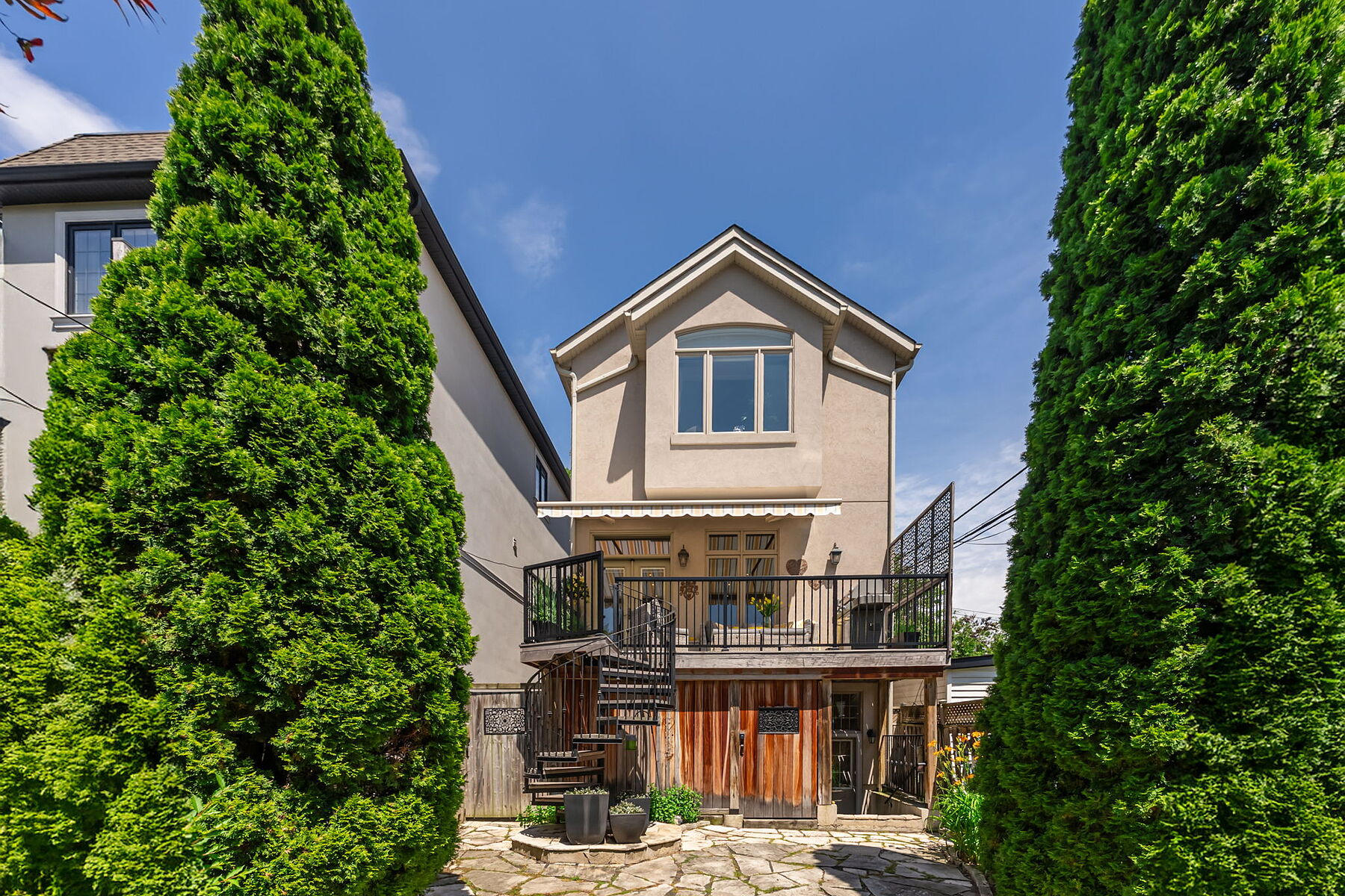 209 Douglas Ave