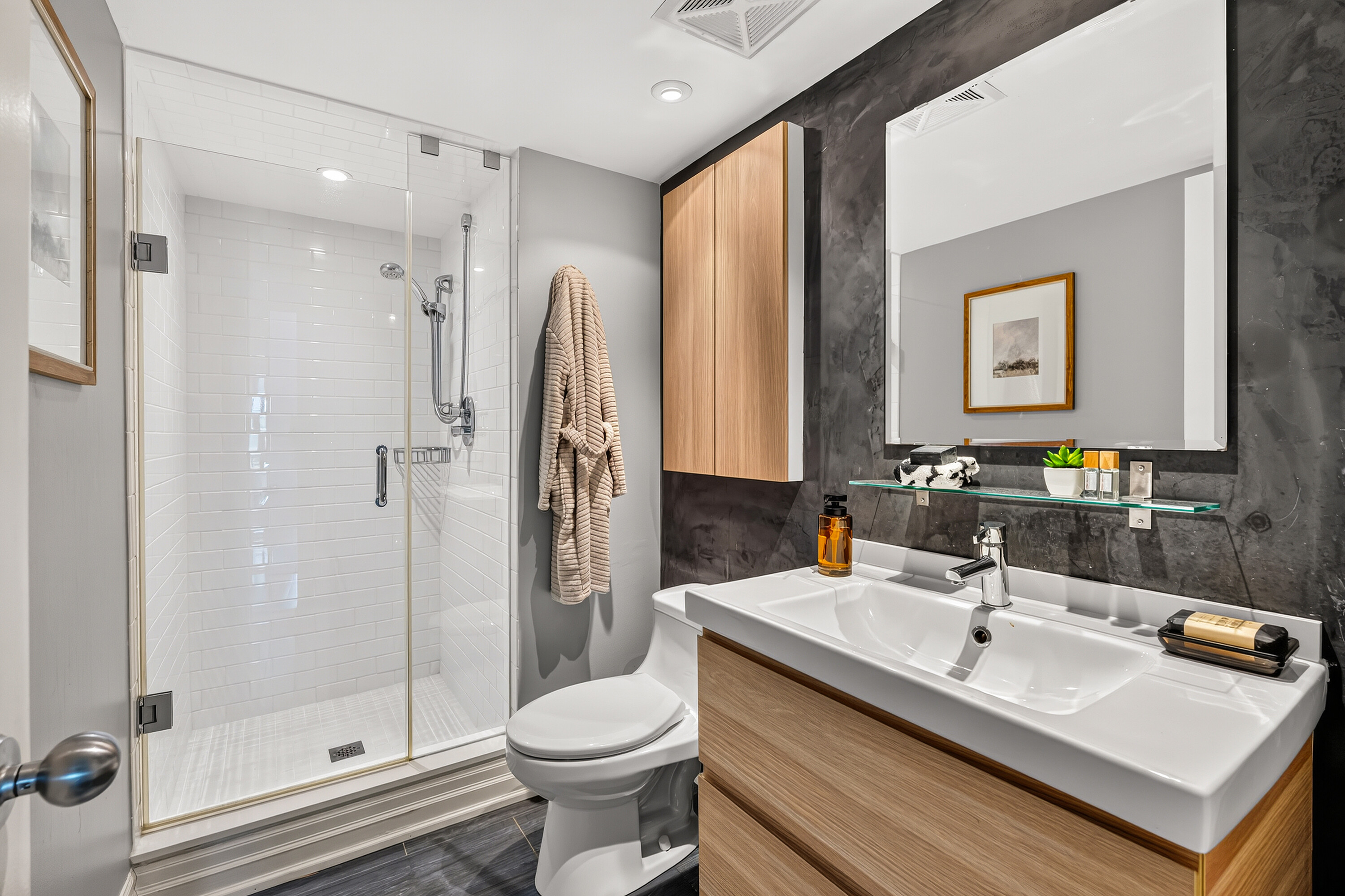 900 Yonge St  1002