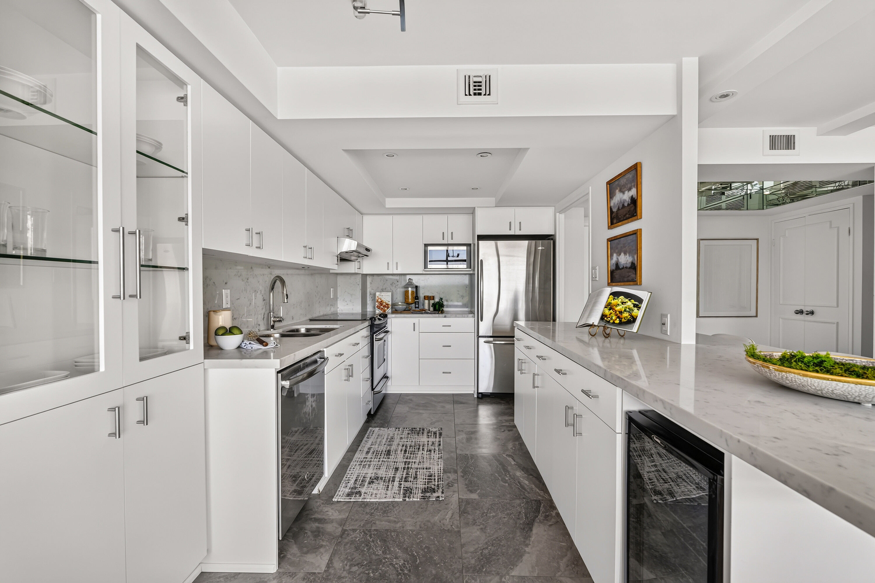 900 Yonge St  1002