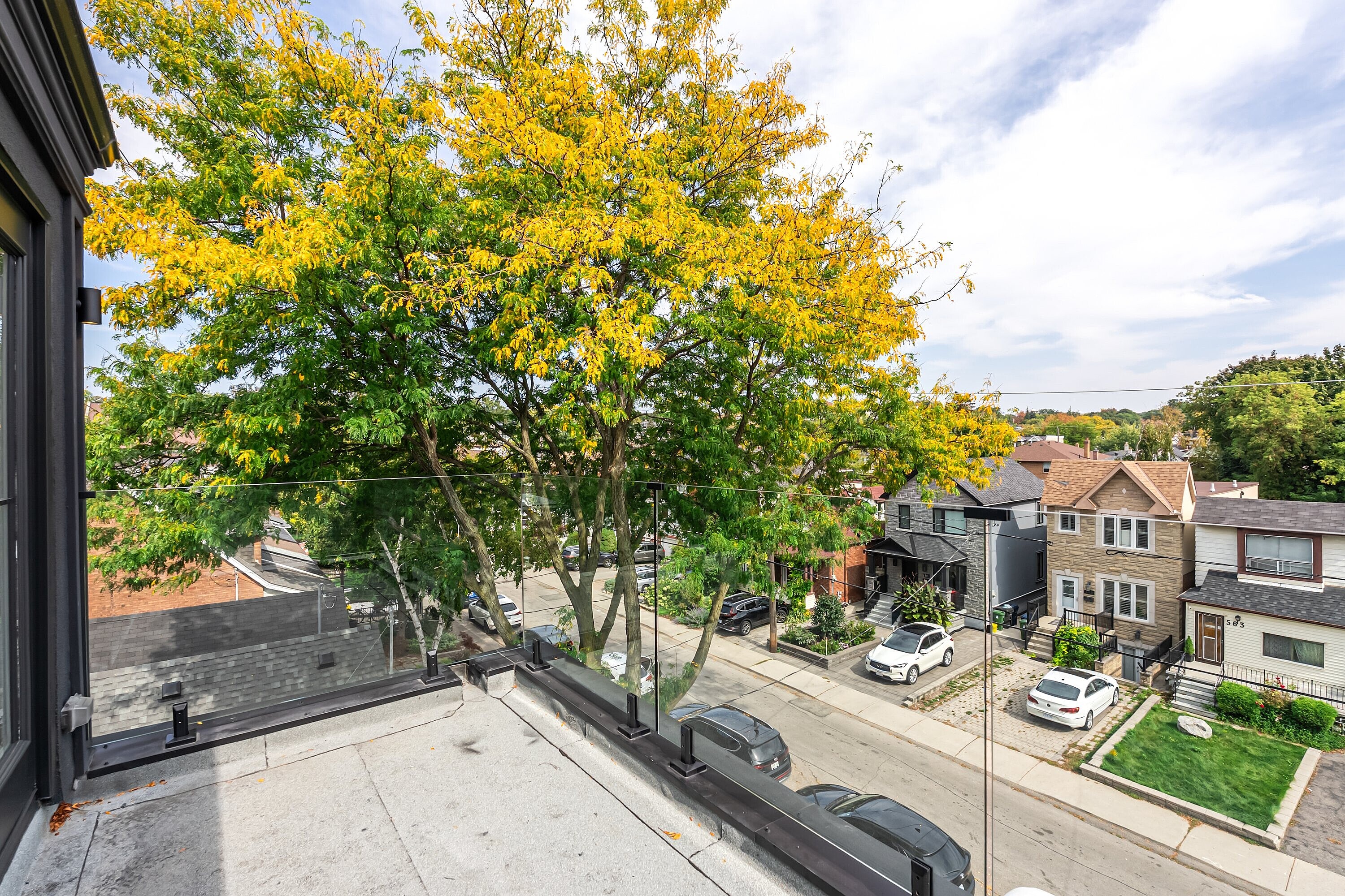 566 Delaware Ave N
