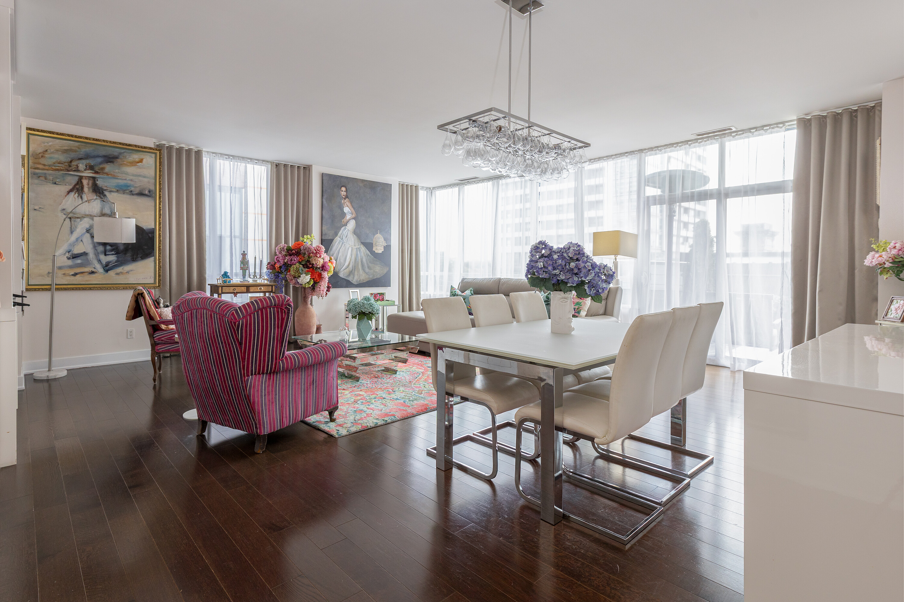 28 Linden St  402