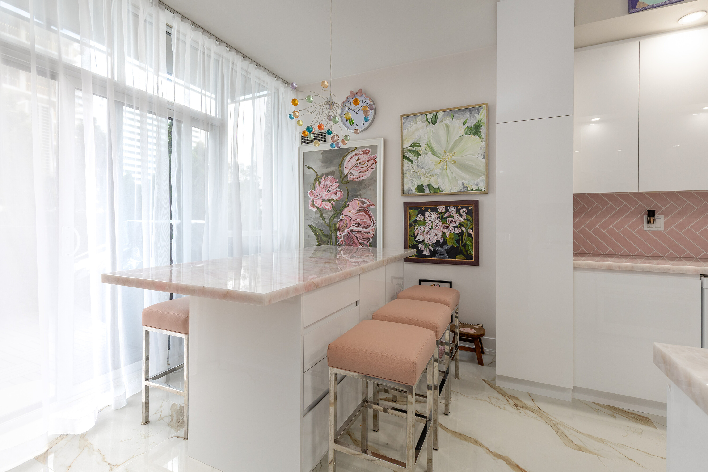 28 Linden St  402