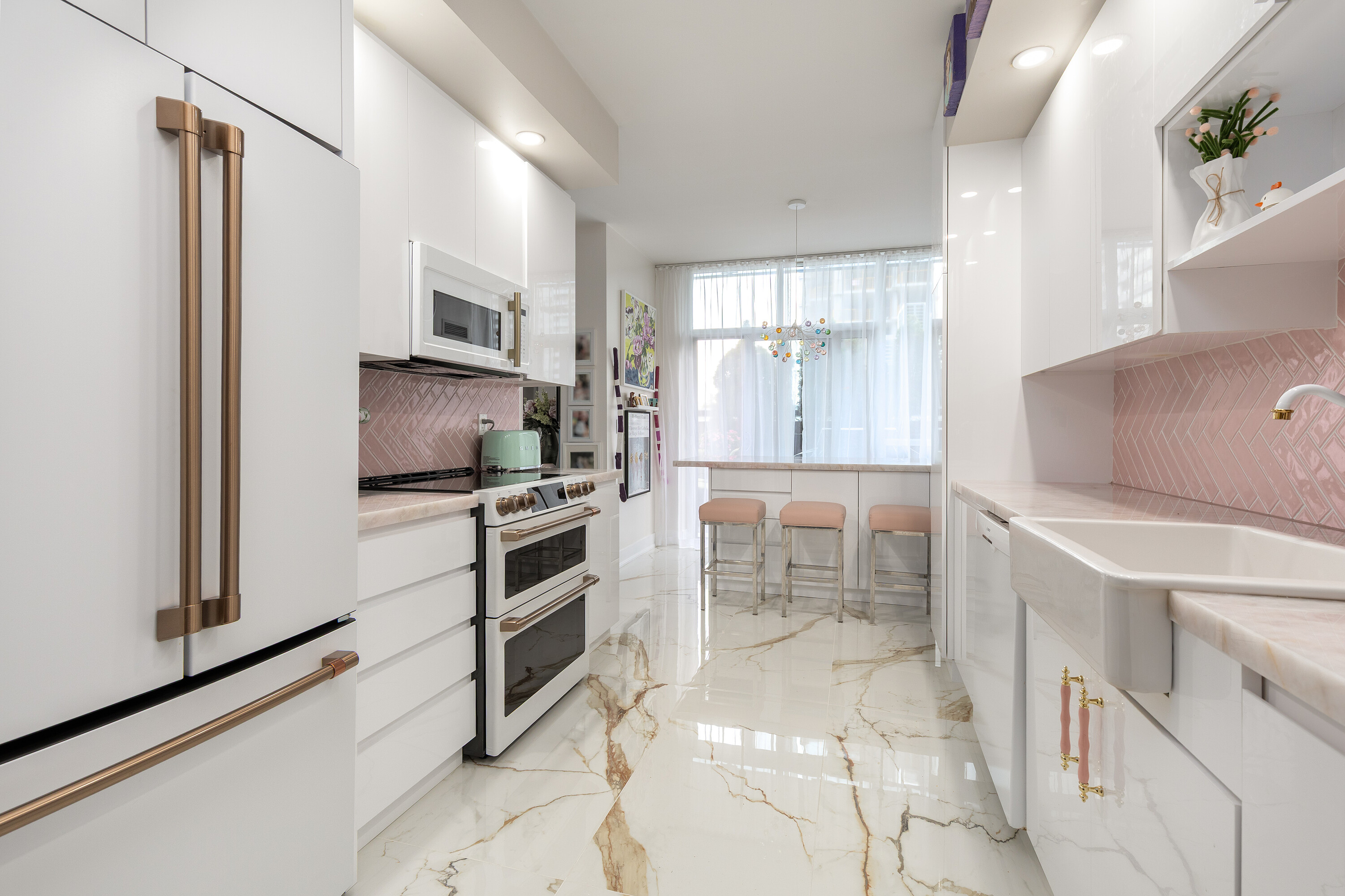 28 Linden St  402