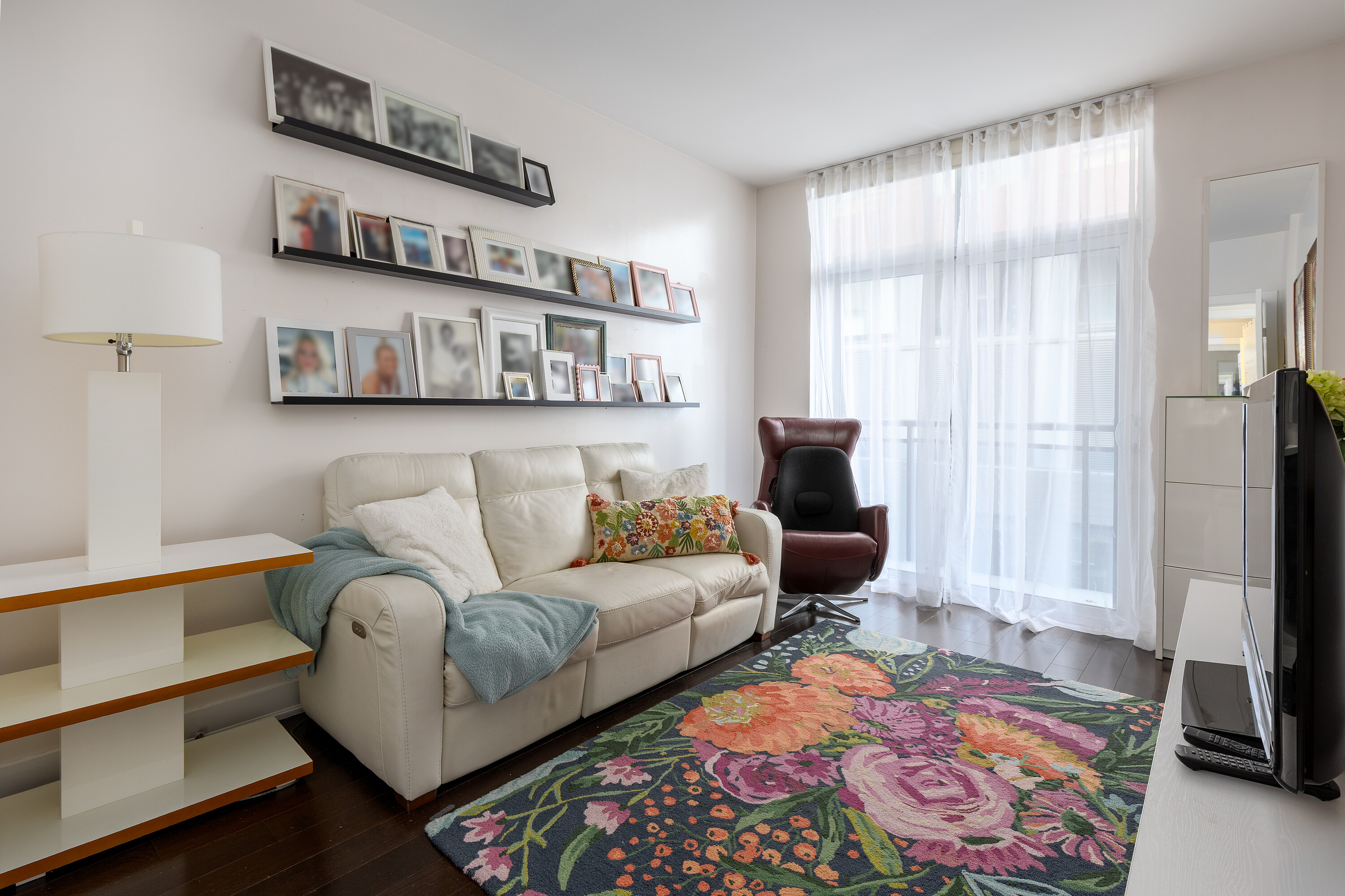 28 Linden St  402