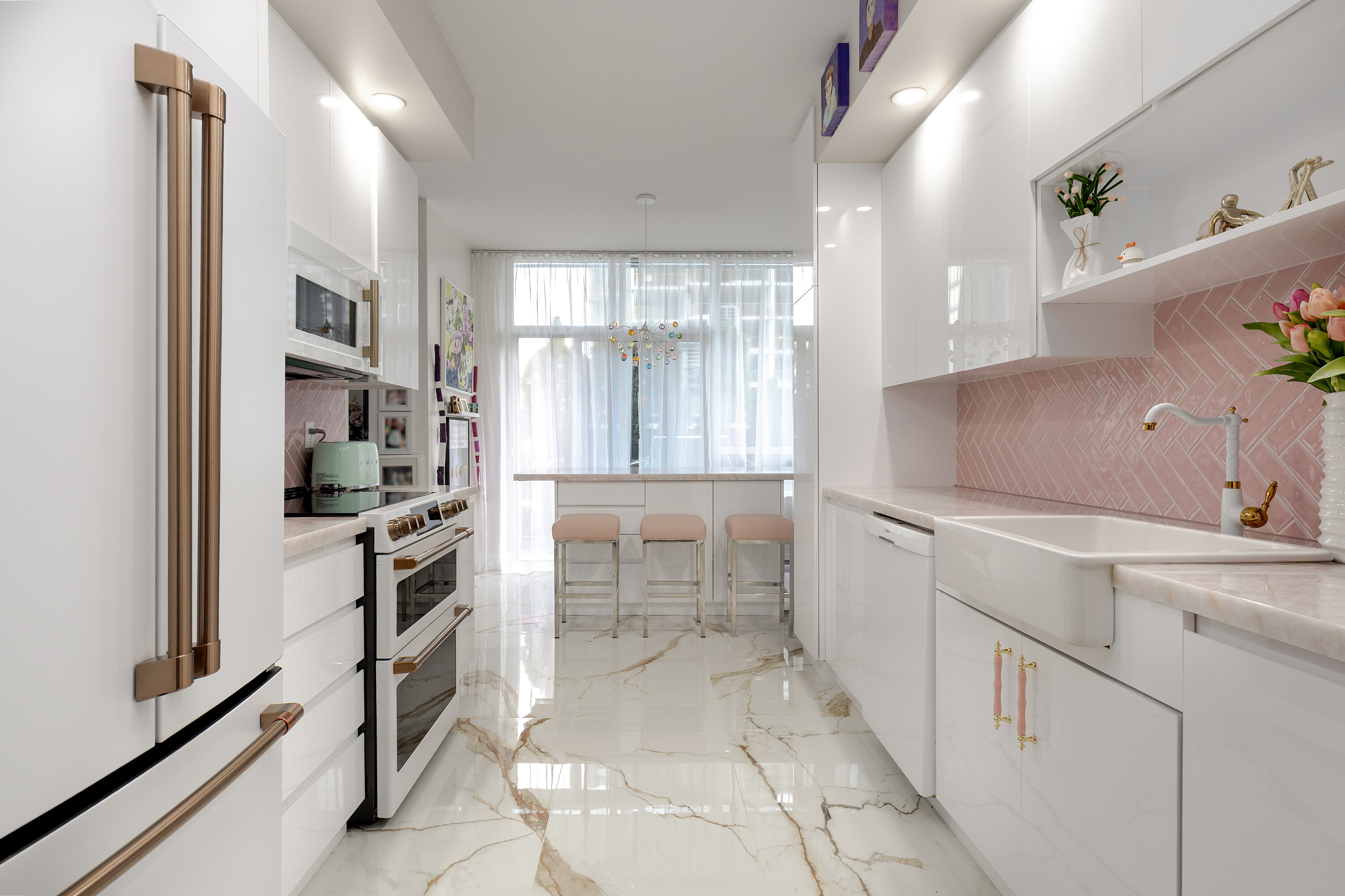 28 Linden St  402