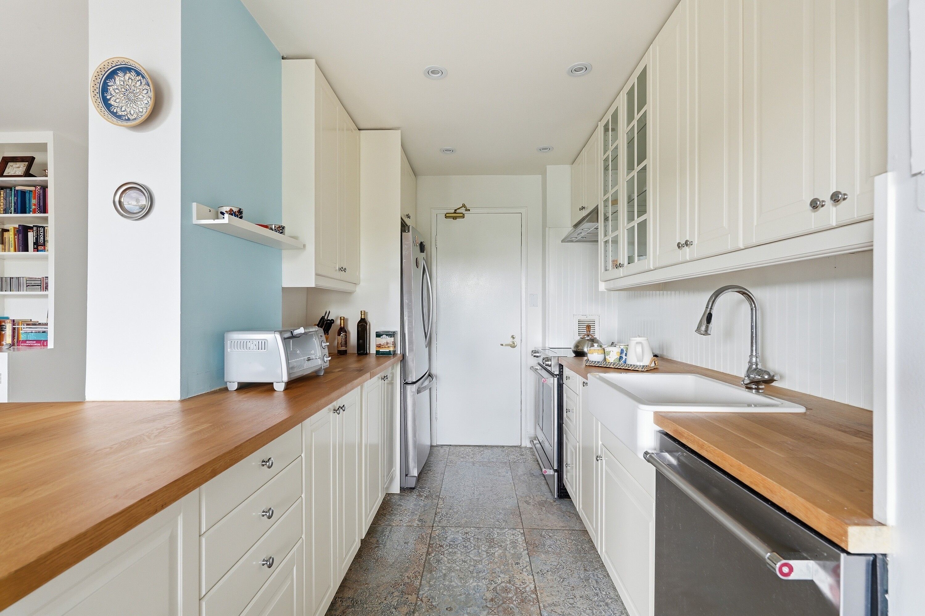 21 Dale Ave  947