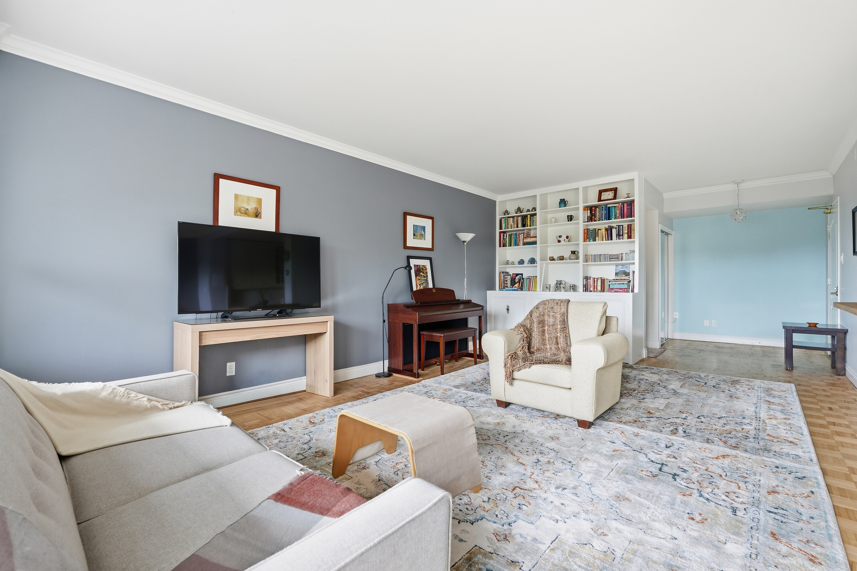 21 Dale Ave  947