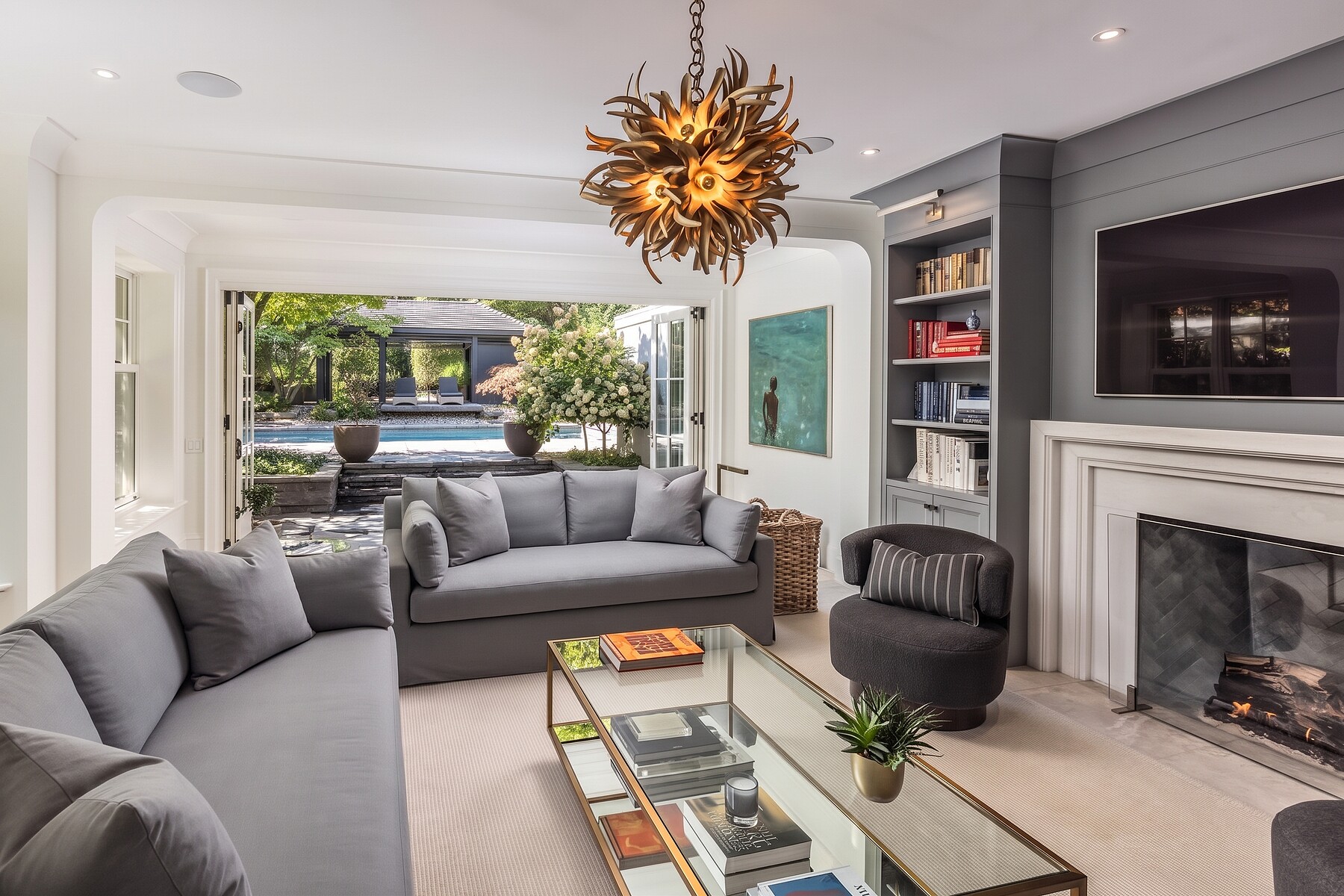 266 Douglas Dr