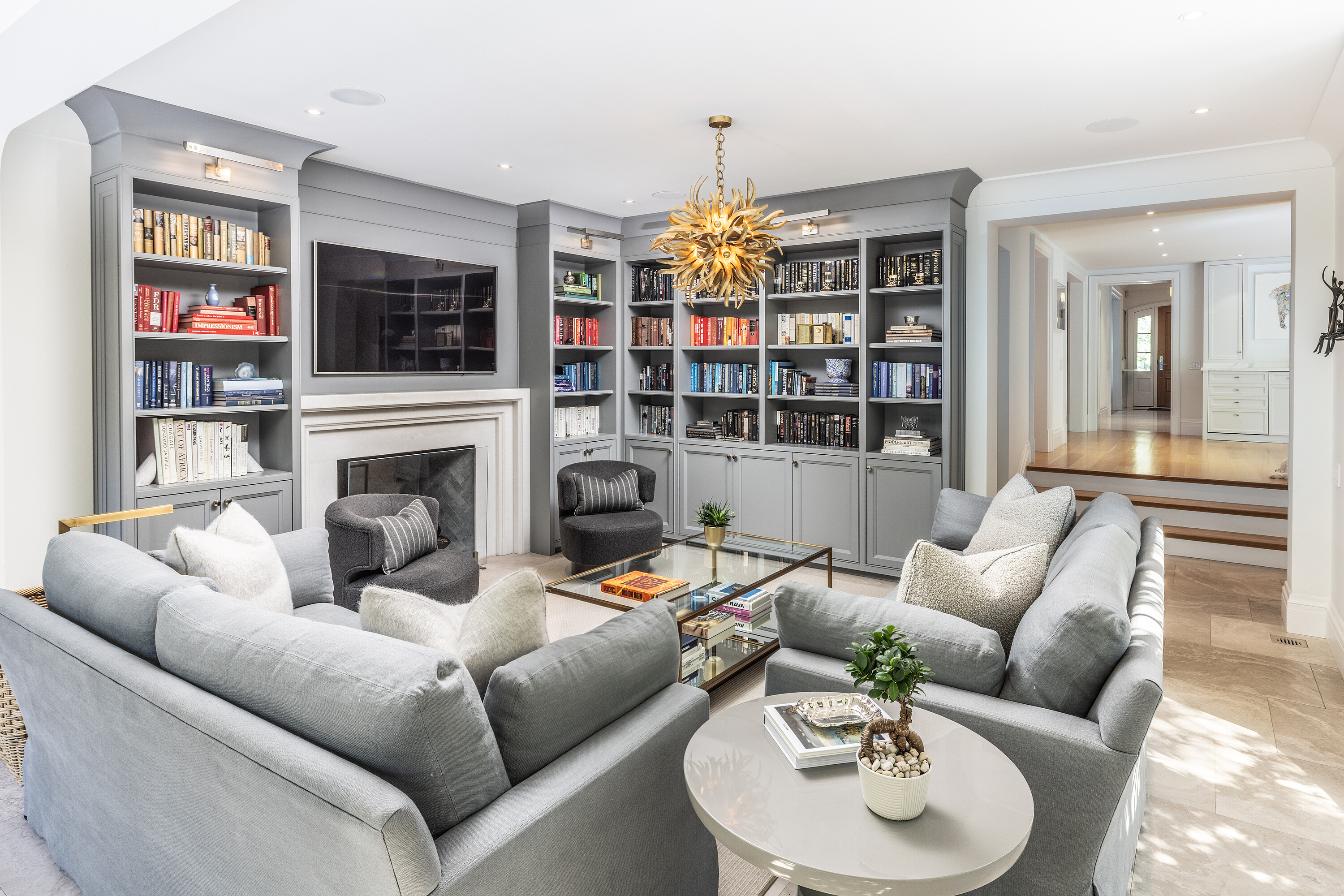 266 Douglas Dr
