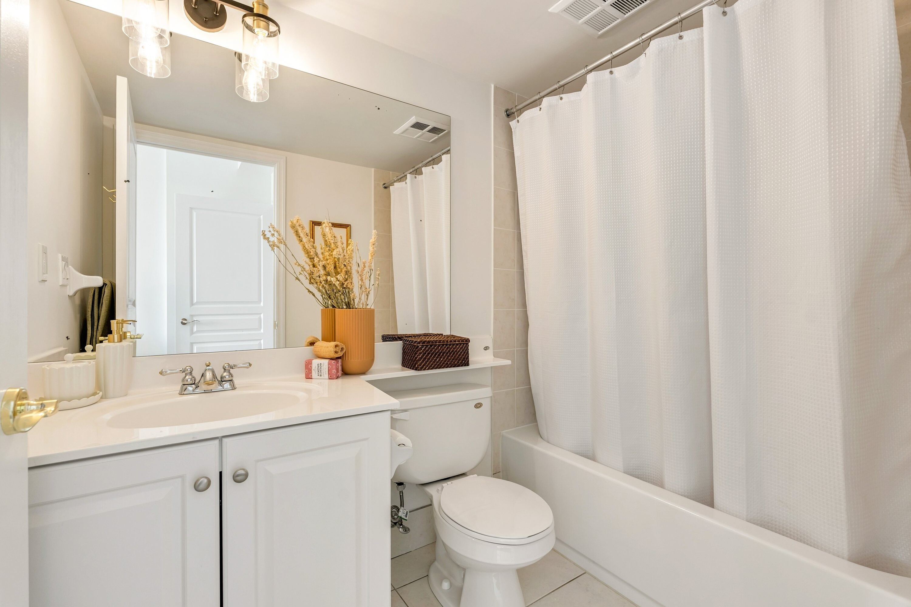10 Delisle Ave  1106