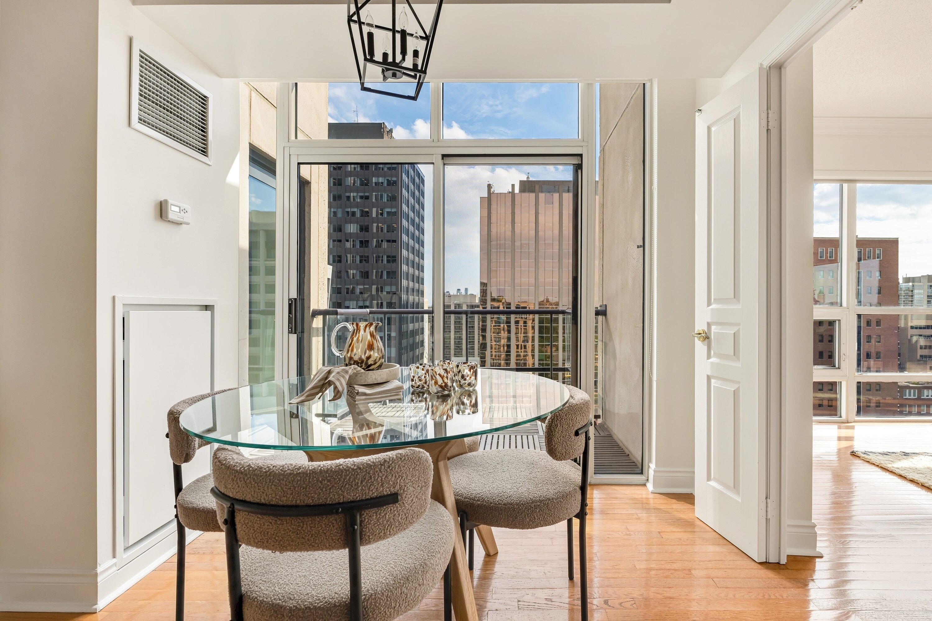 10 Delisle Ave  1106