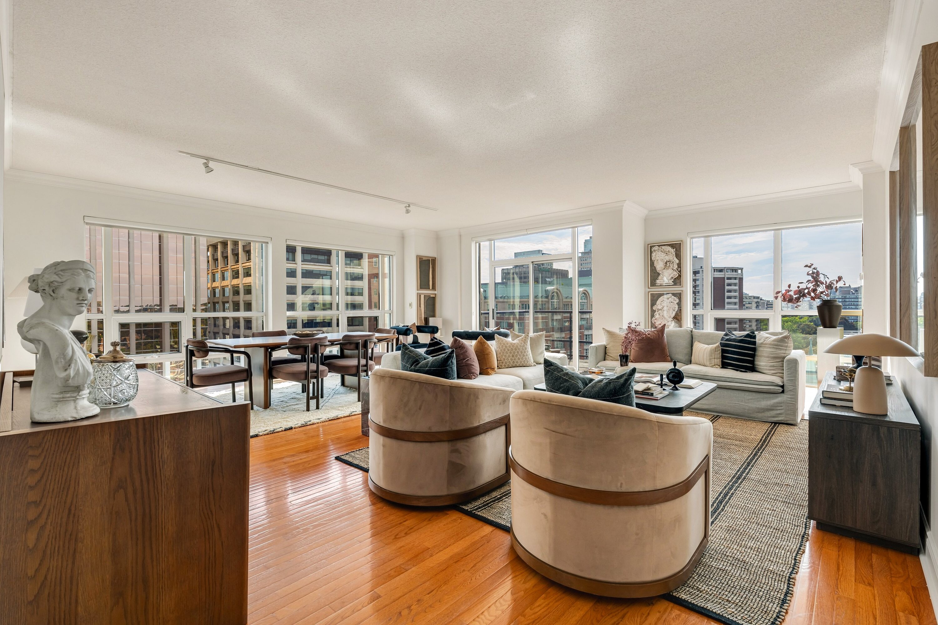 10 Delisle Ave  1106