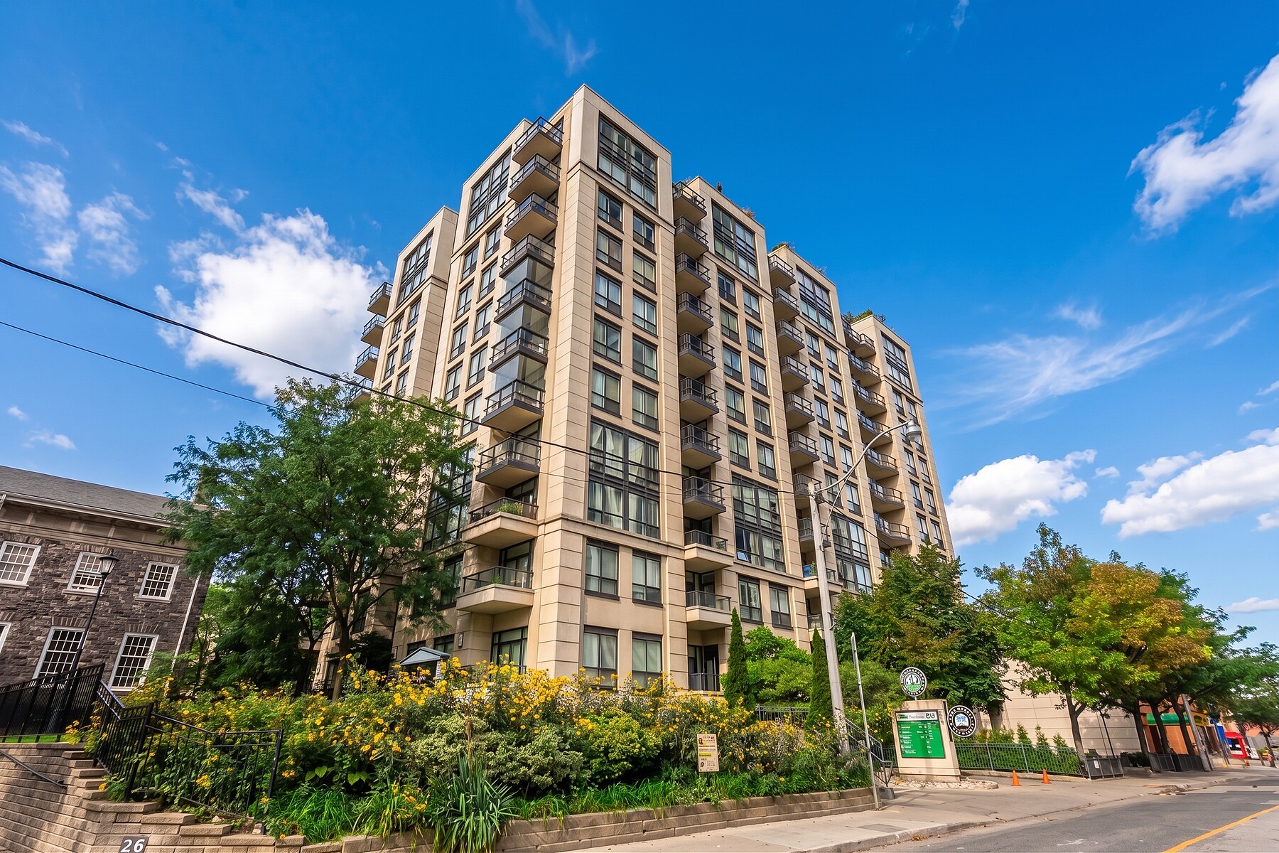 10 Delisle Ave  1106