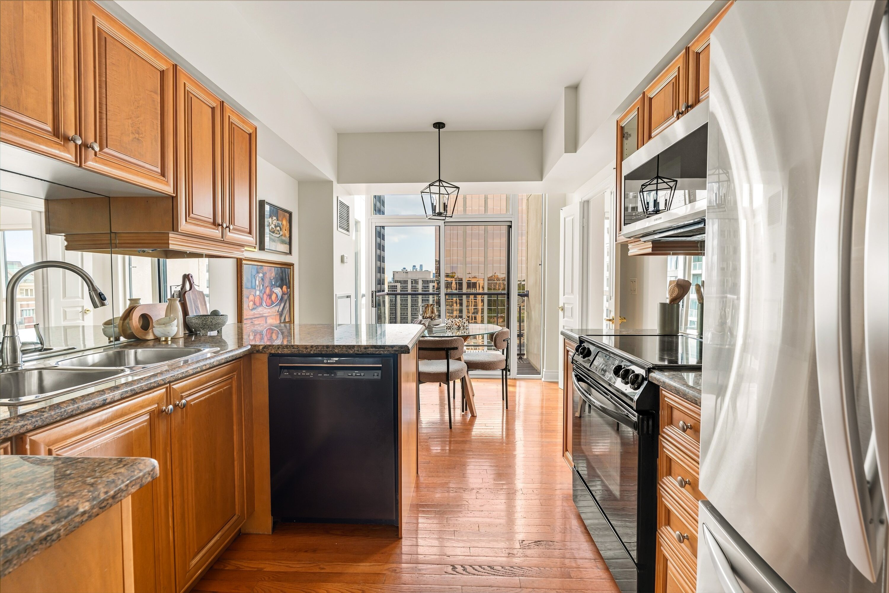 10 Delisle Ave  1106