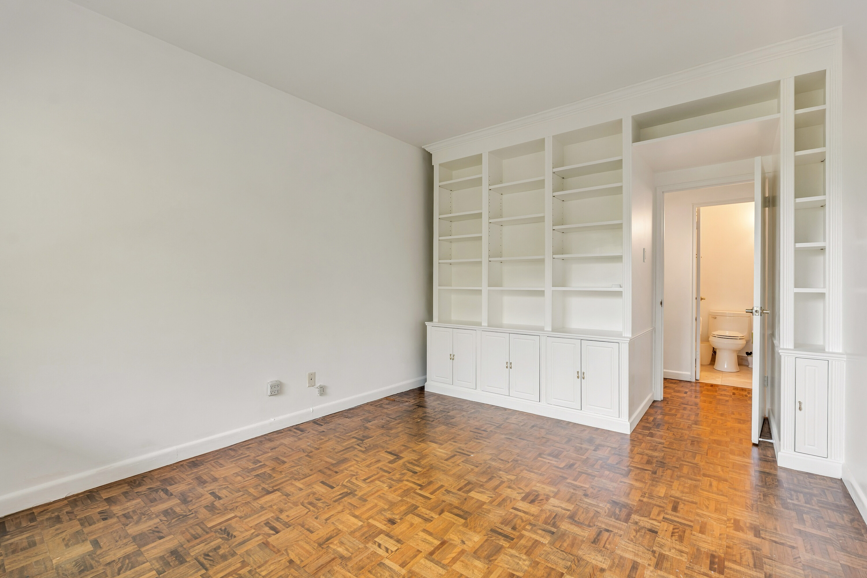 21 Dale Ave  945