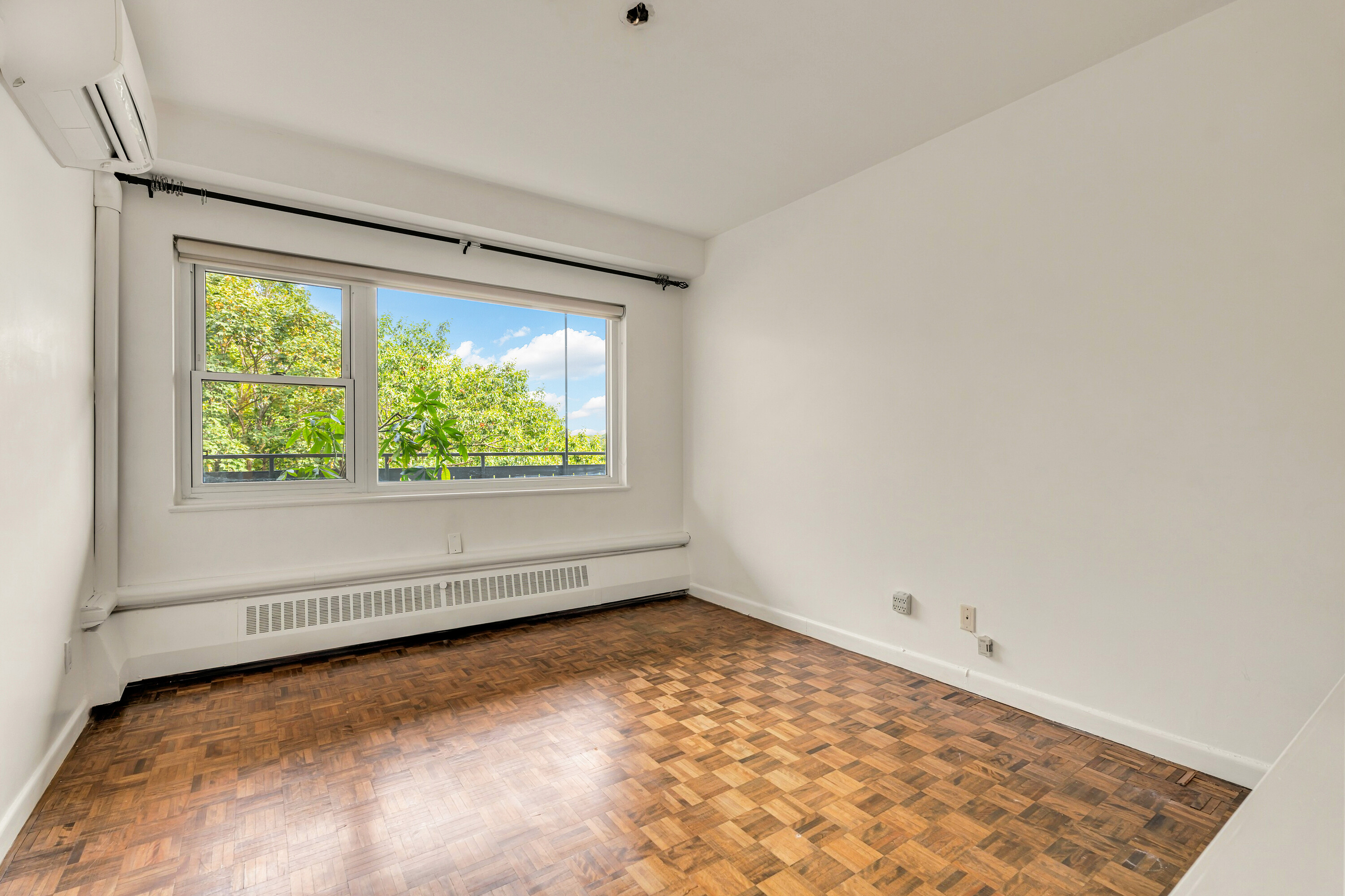 21 Dale Ave  945
