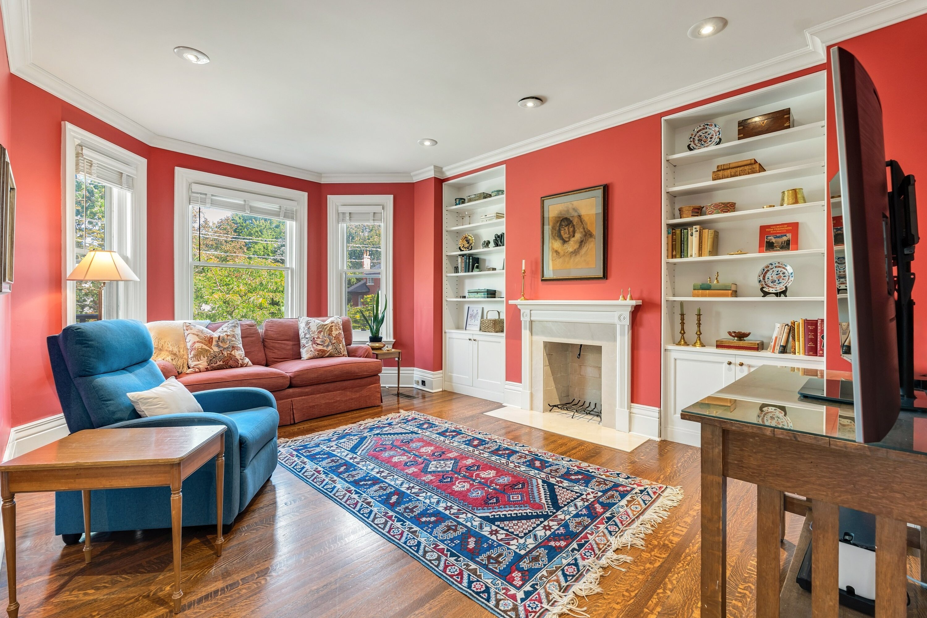 135 Roxborough St E