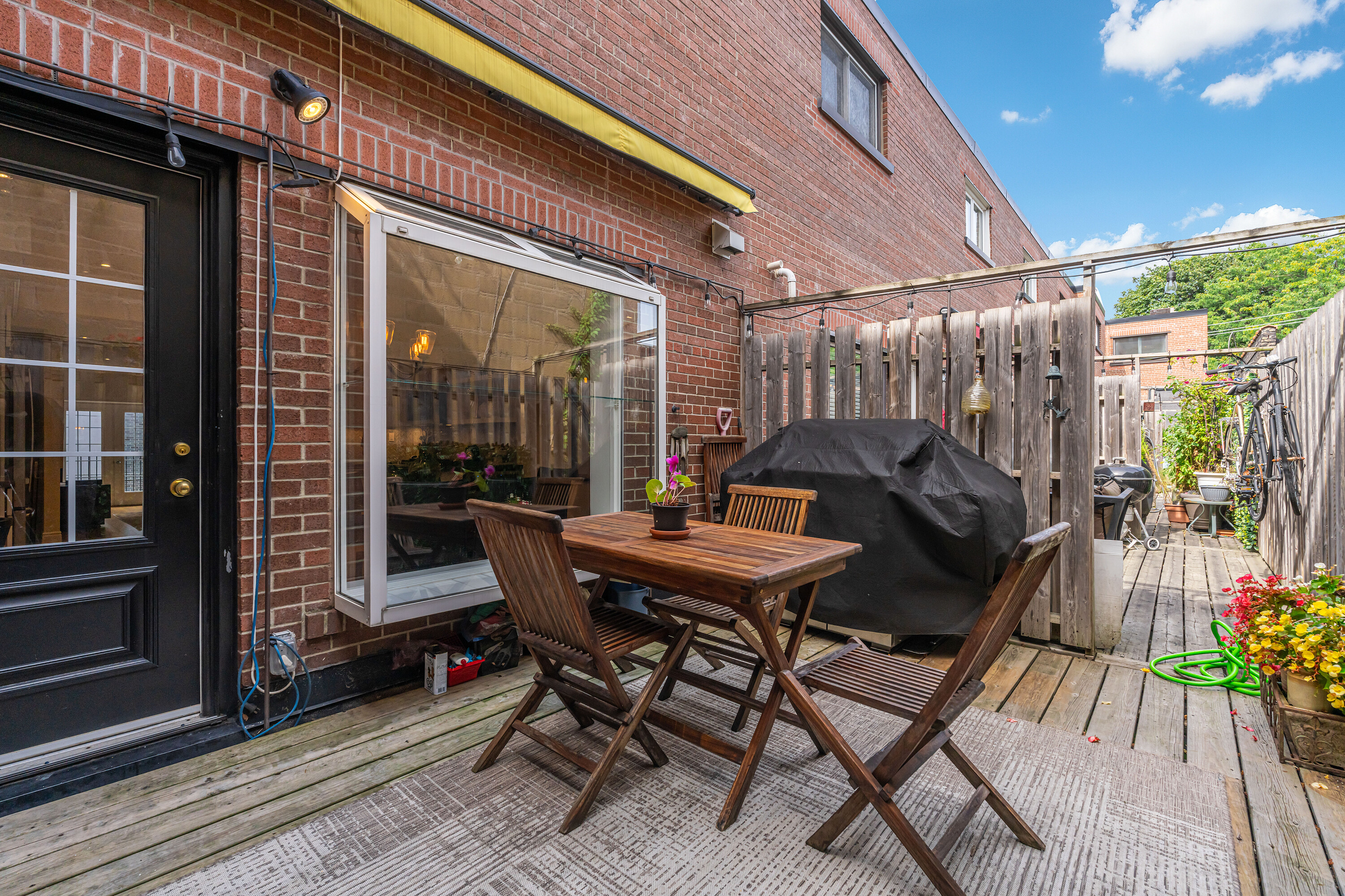 465 King St E  17 & 18