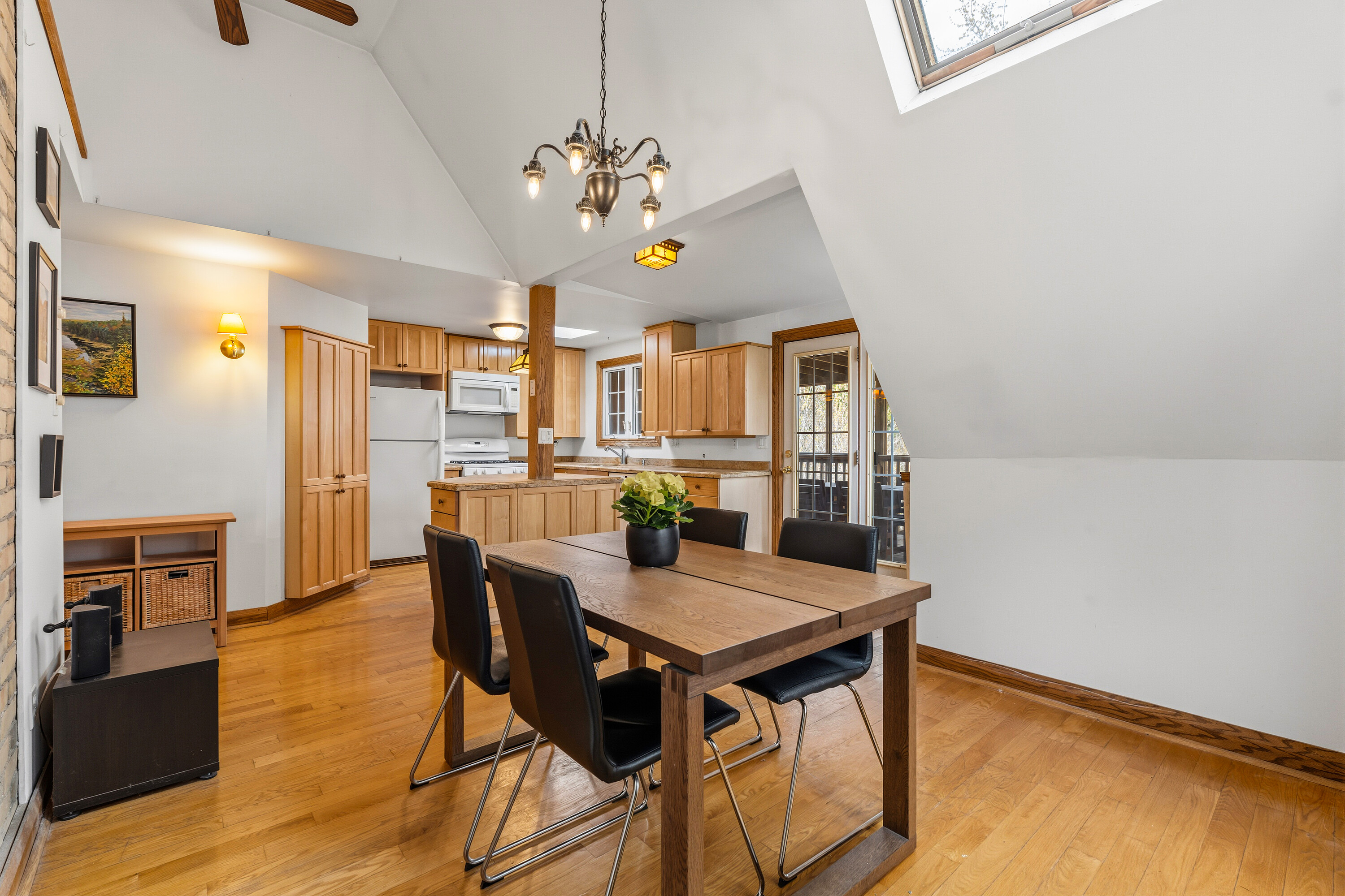 50 Glen Elm Ave