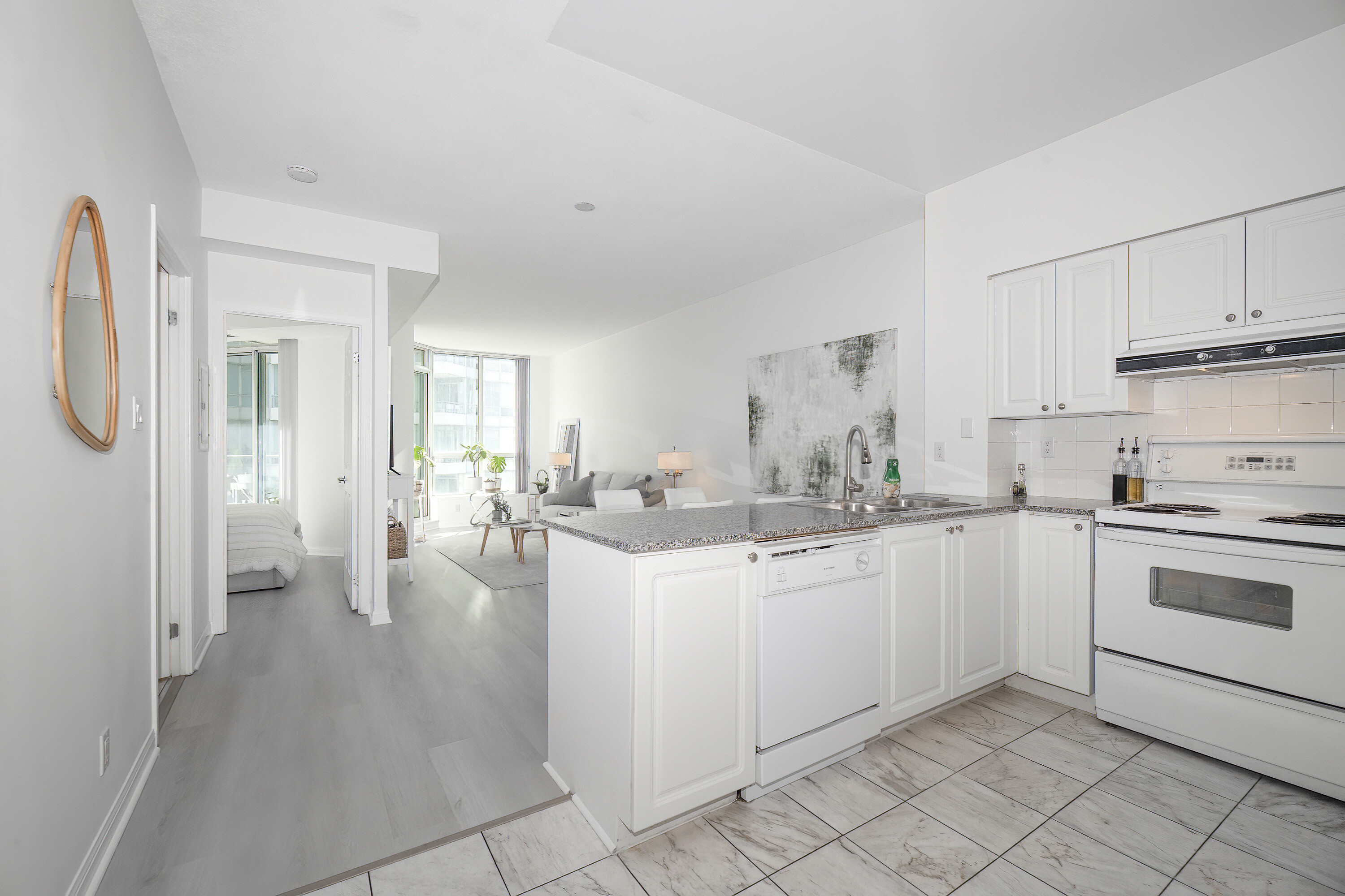 230 Queens Quay W  1815