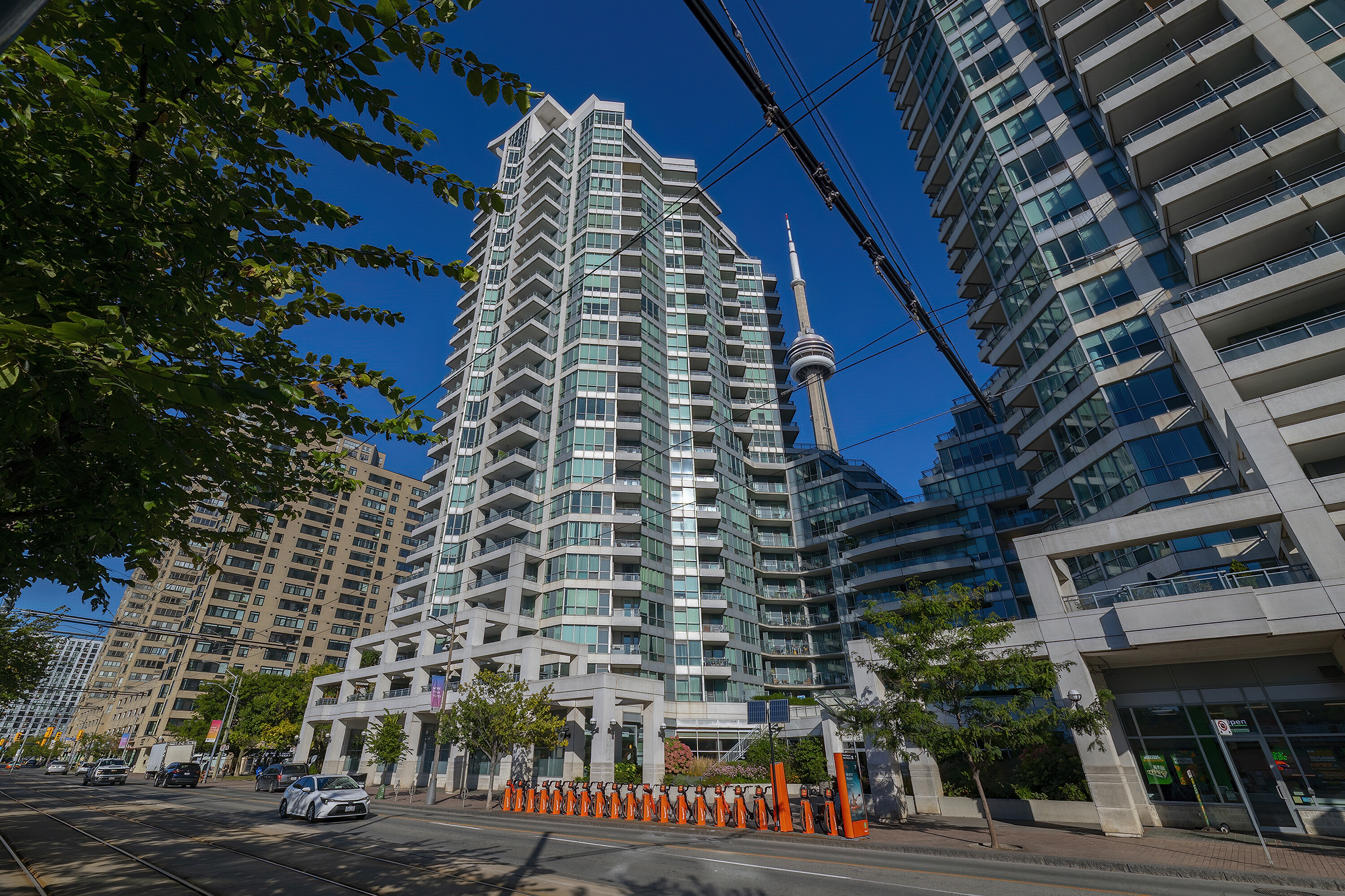 230 Queens Quay W  1815