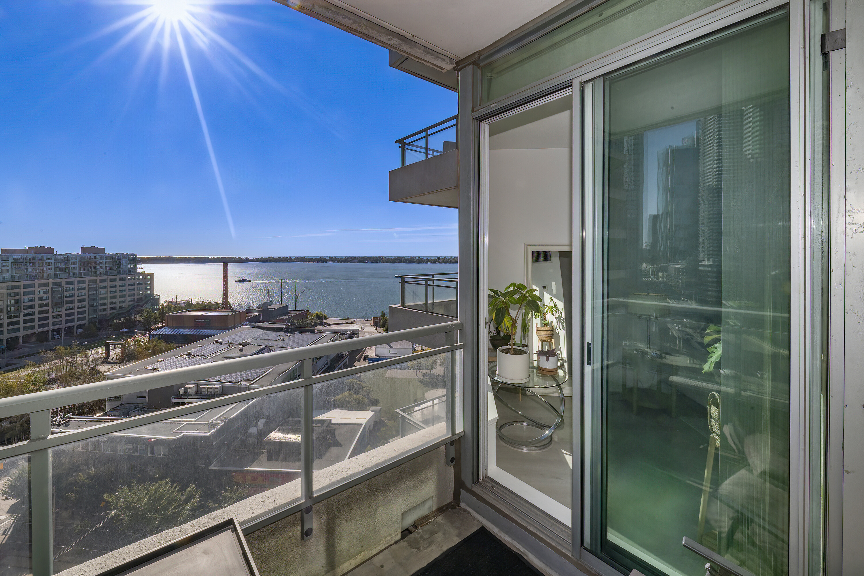 230 Queens Quay W  1815