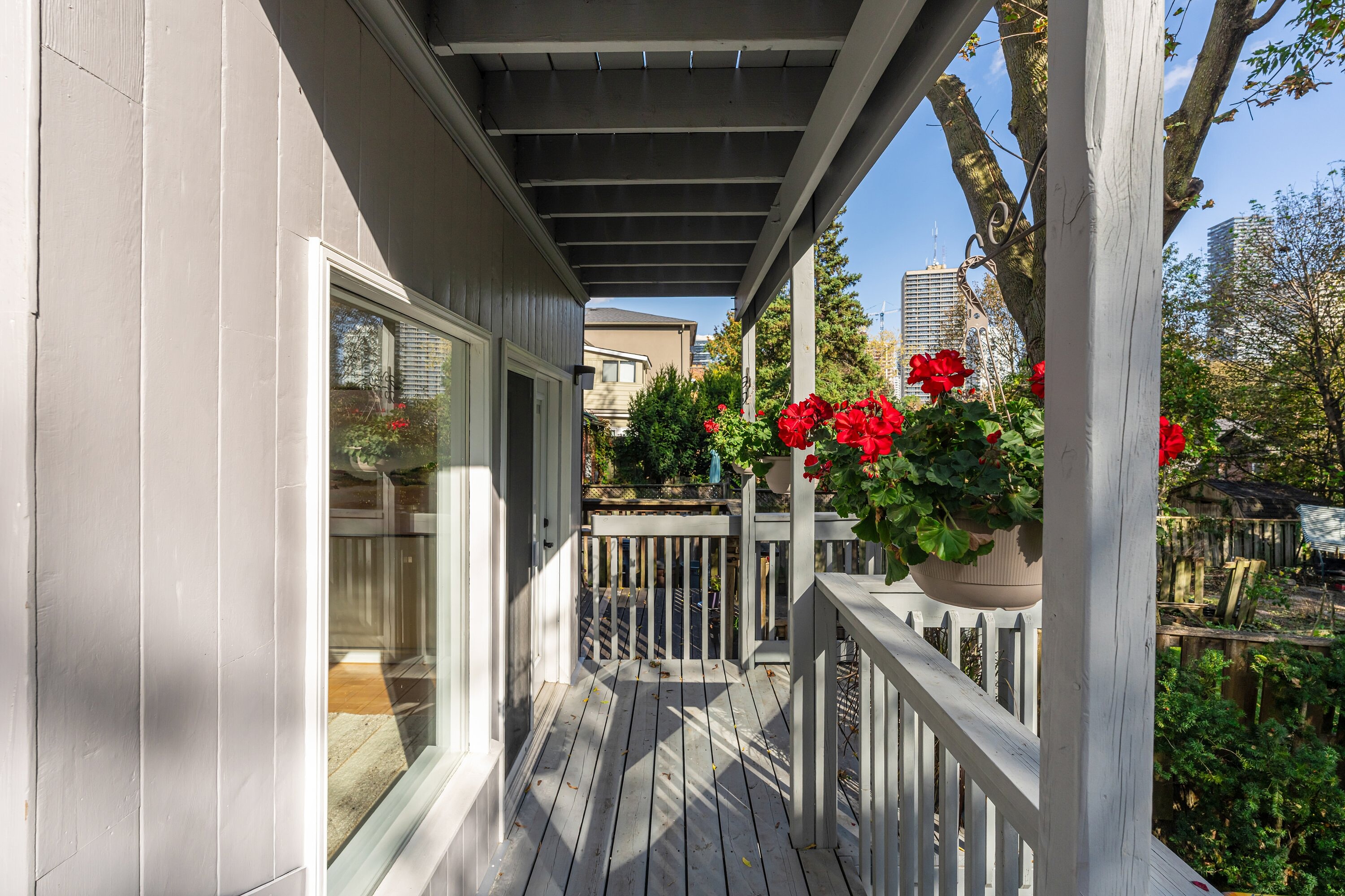 143 Castlefield Ave