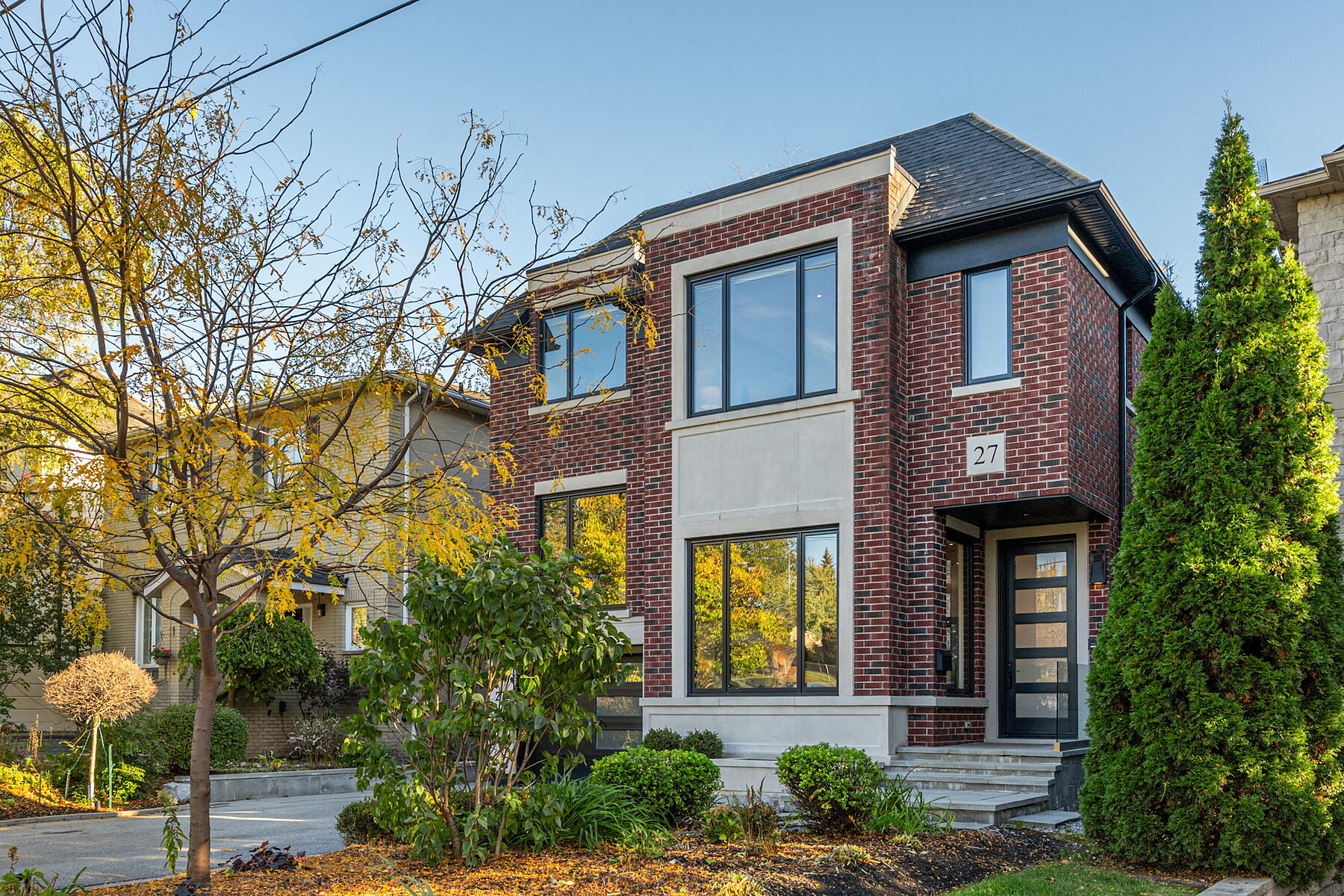27 Bannockburn Ave