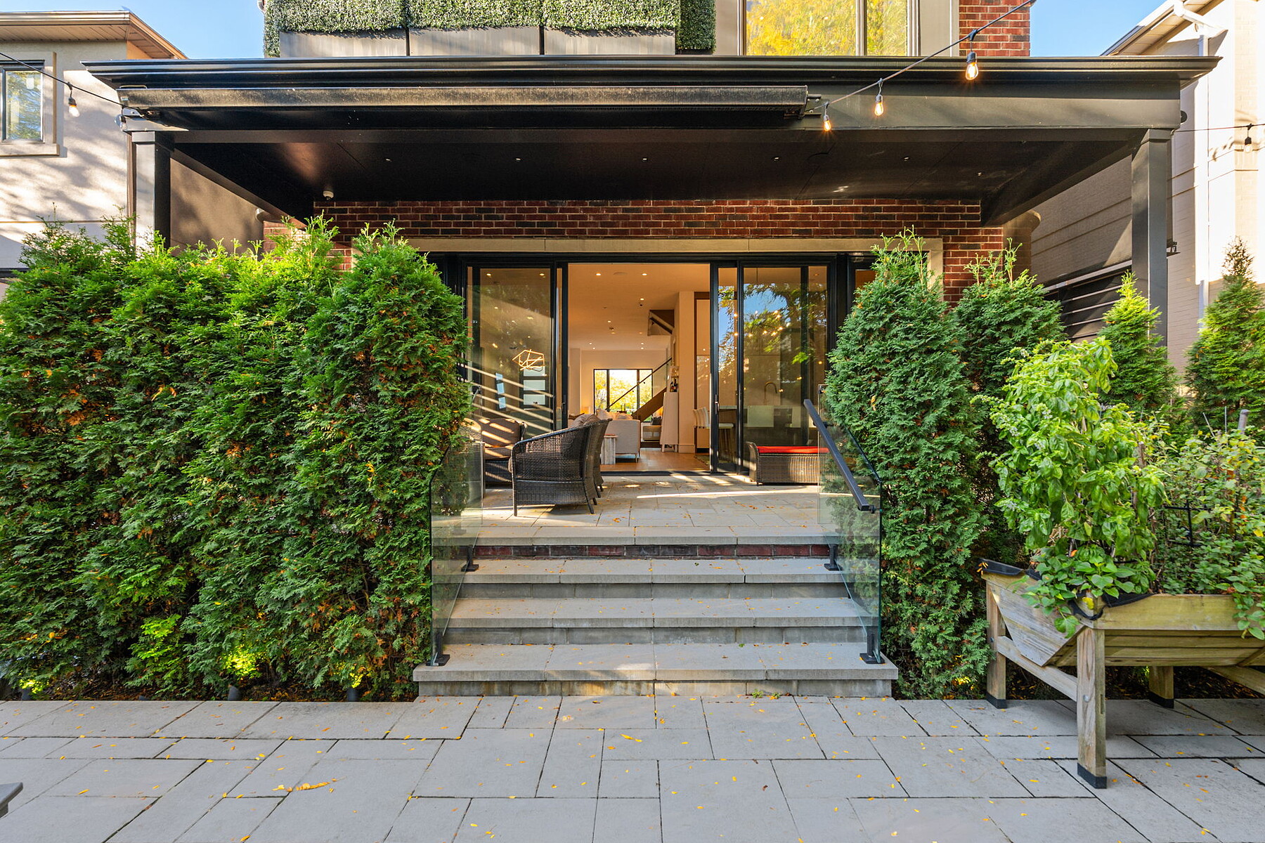 27 Bannockburn Ave