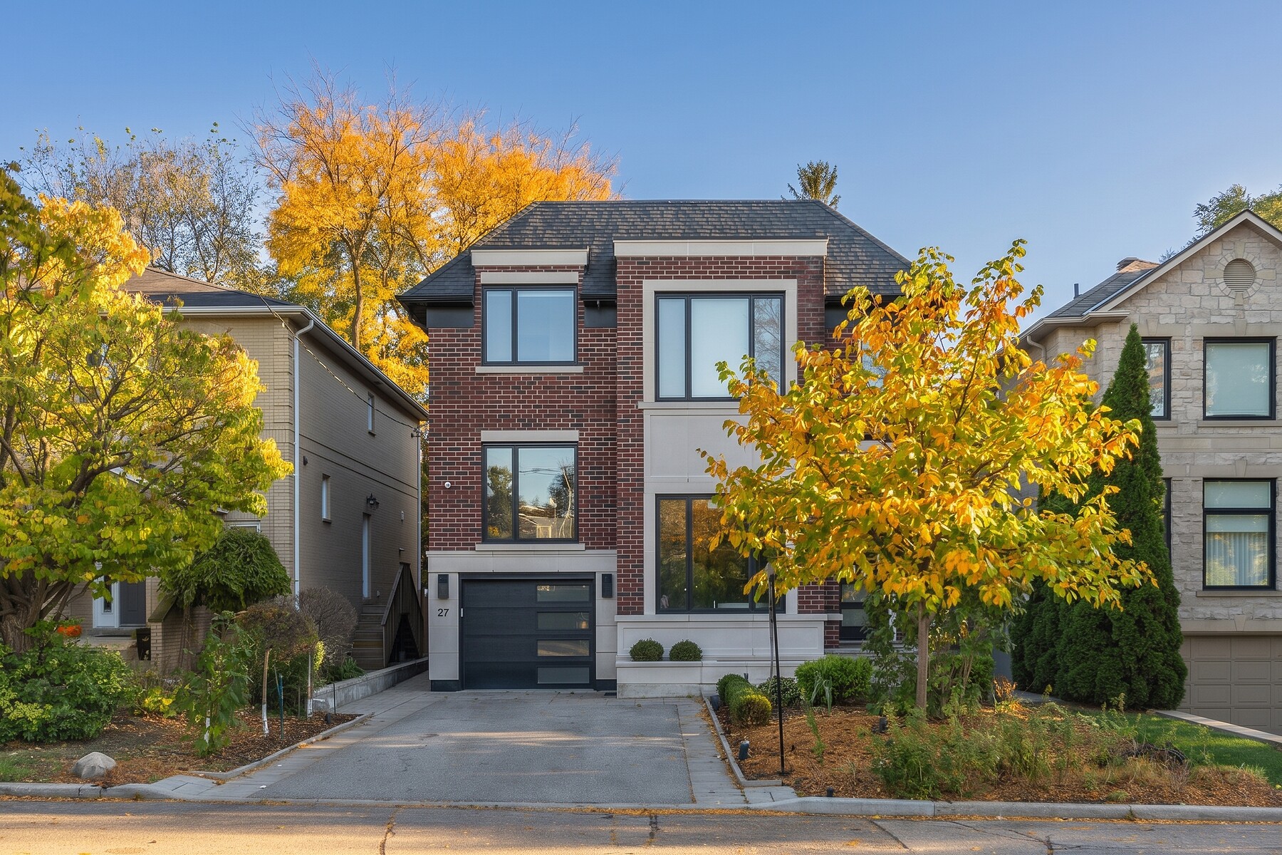27 Bannockburn Ave