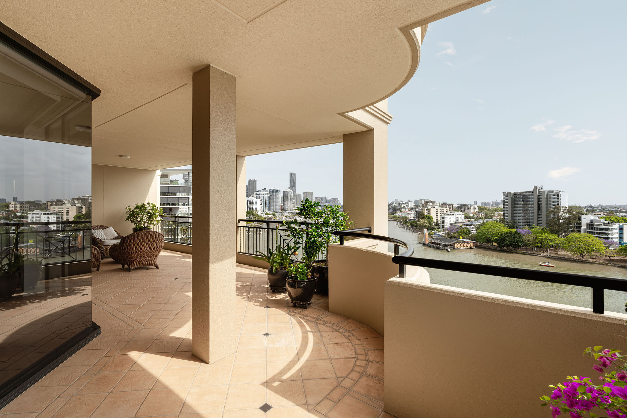 1003/241 Wellington Road East Brisbane