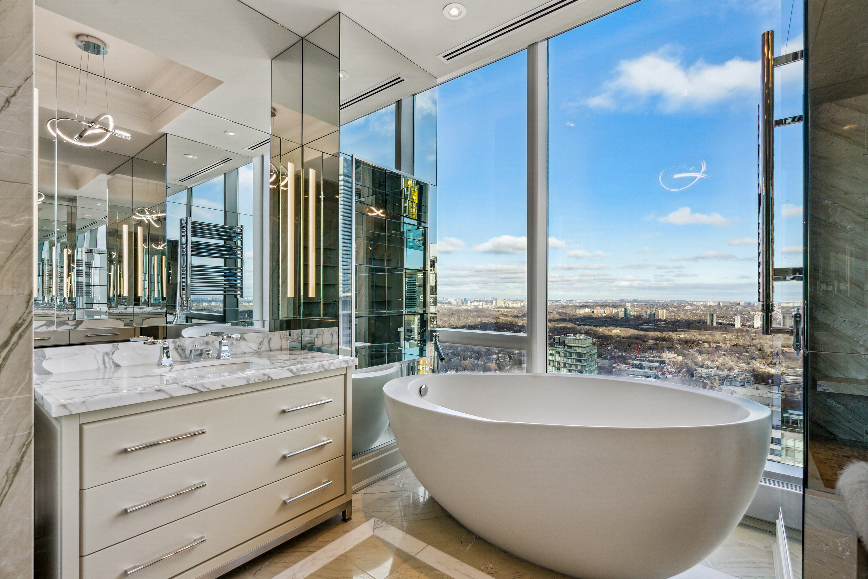 50 Yorkville Ave #4303