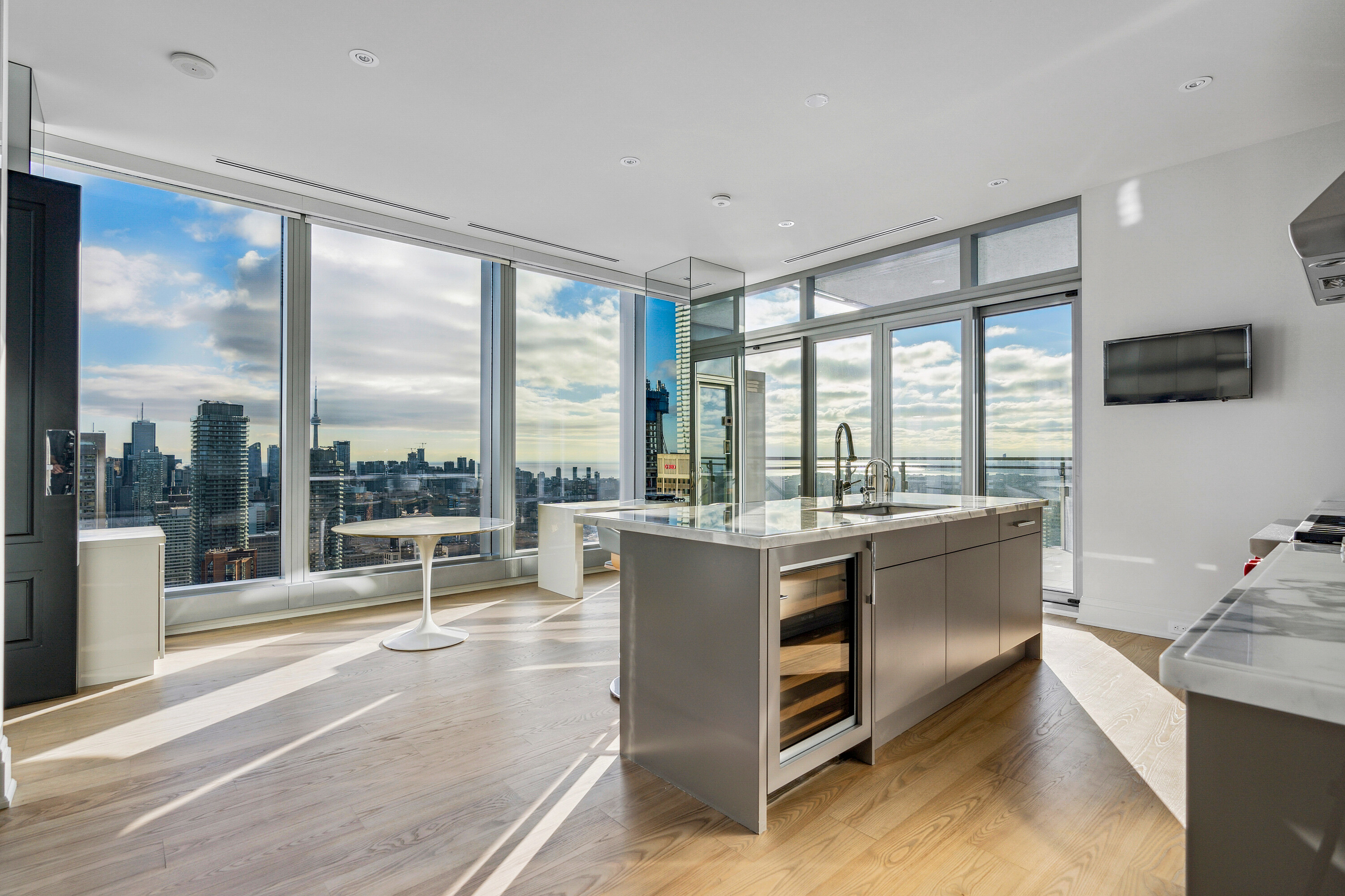 50 Yorkville Ave #4303