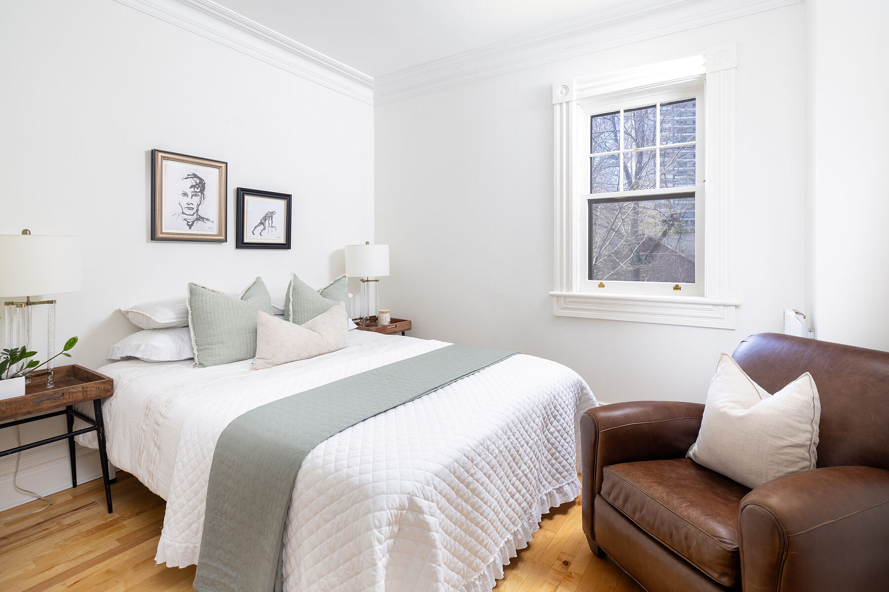 10 Laurier Ave
