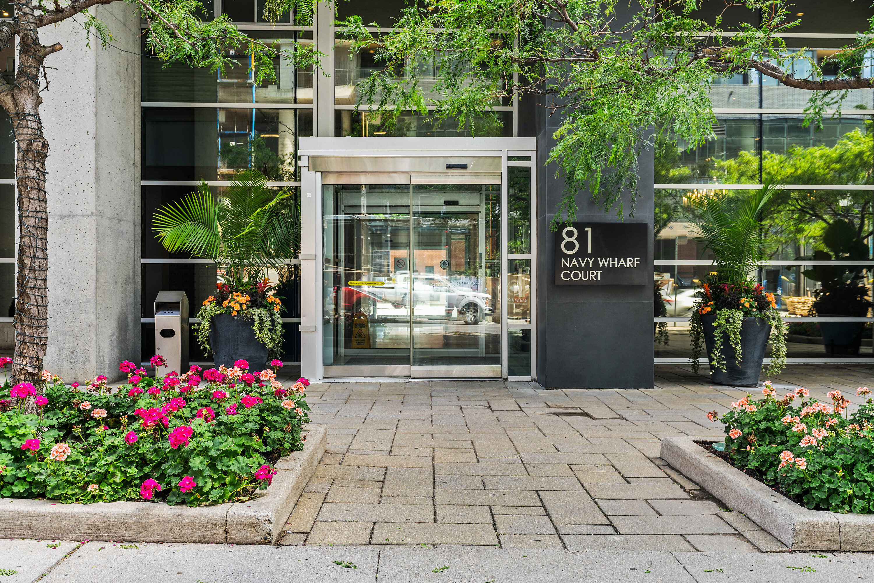 81 Navy Wharf Crt #1903