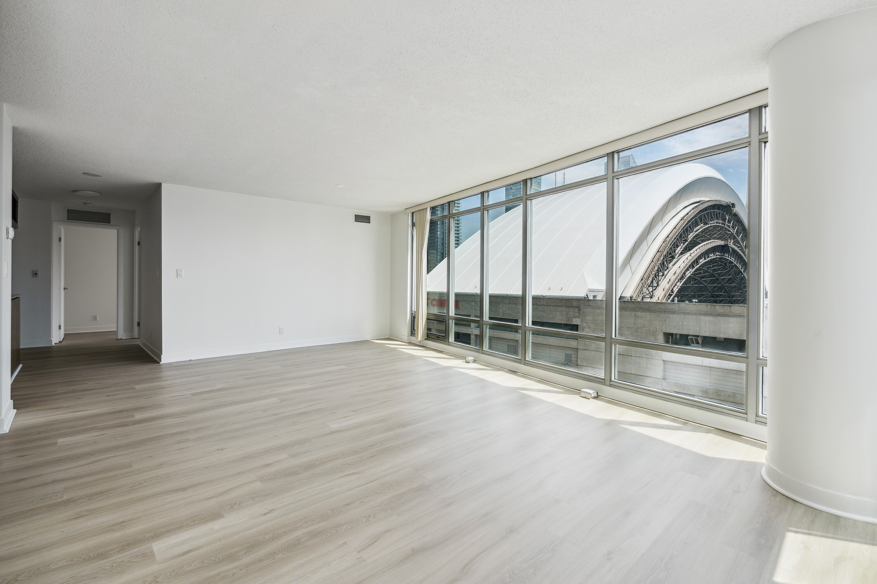 81 Navy Wharf Crt #1903