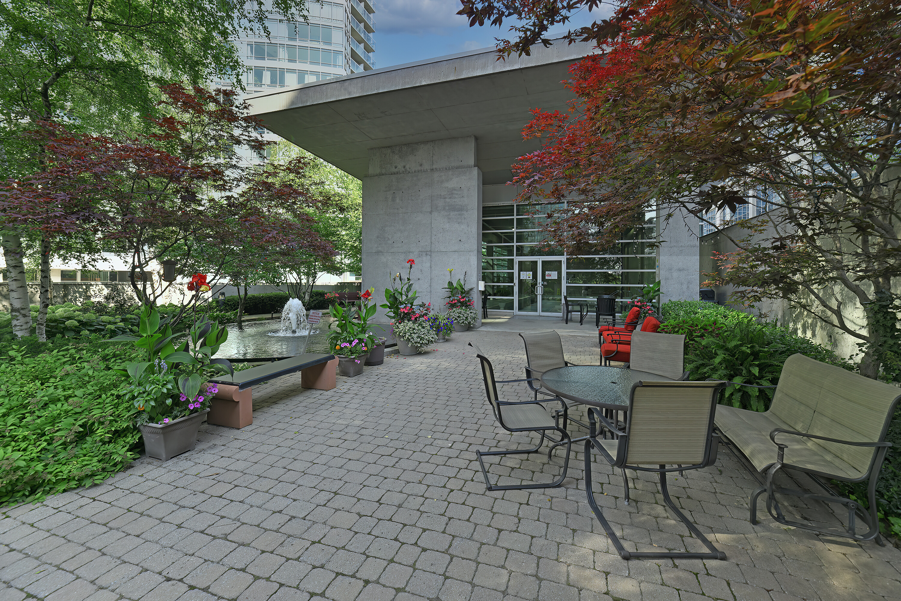 81 Navy Wharf Crt #1903