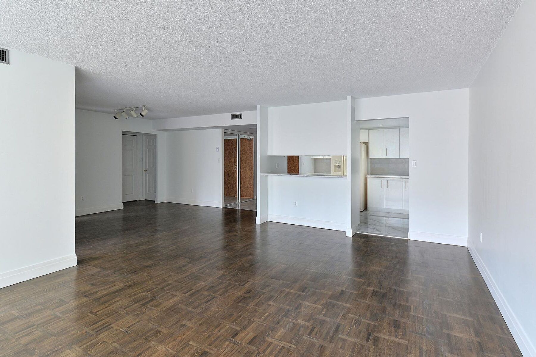 71 Charles St E #302
