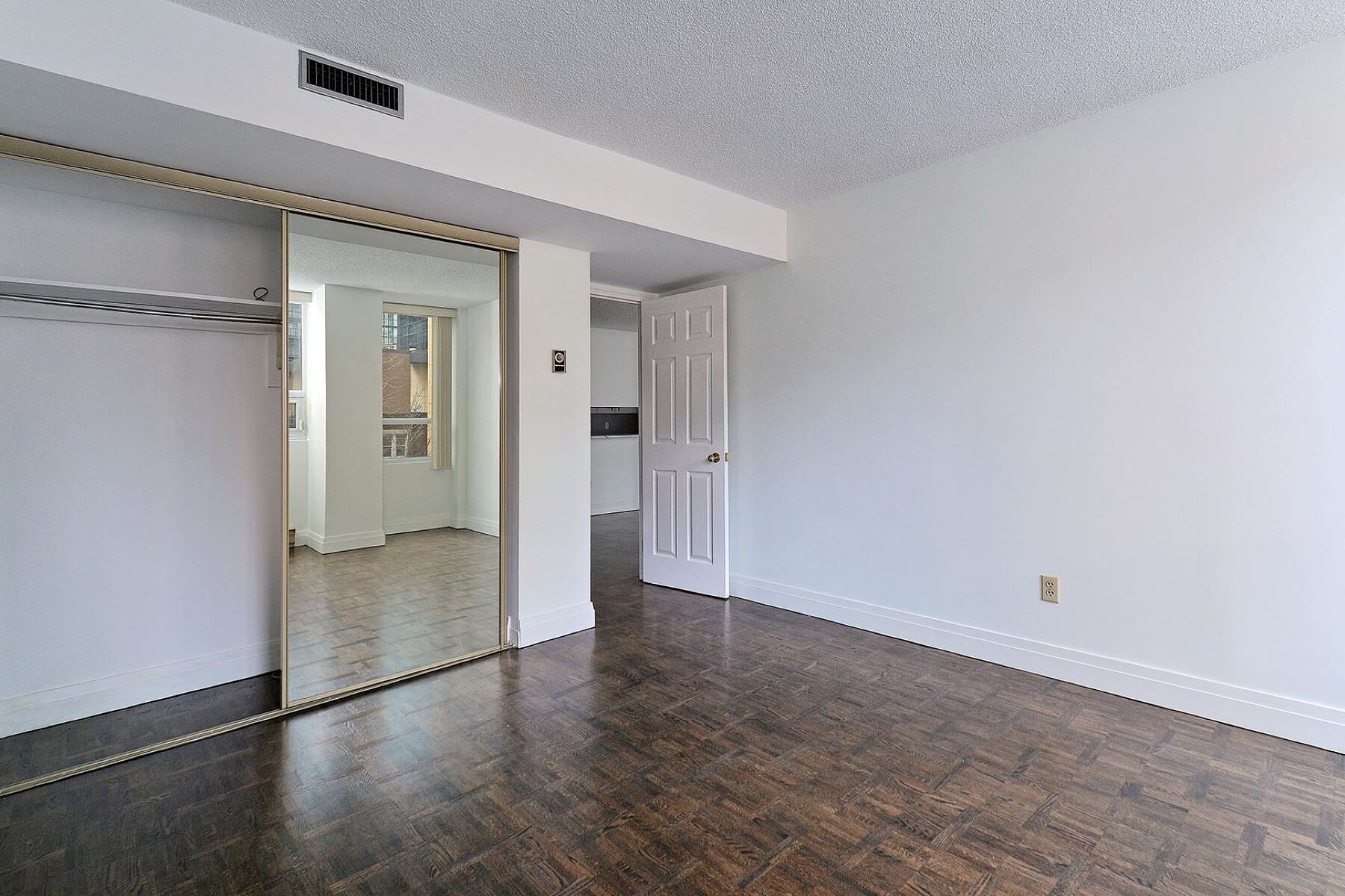 71 Charles St E #302