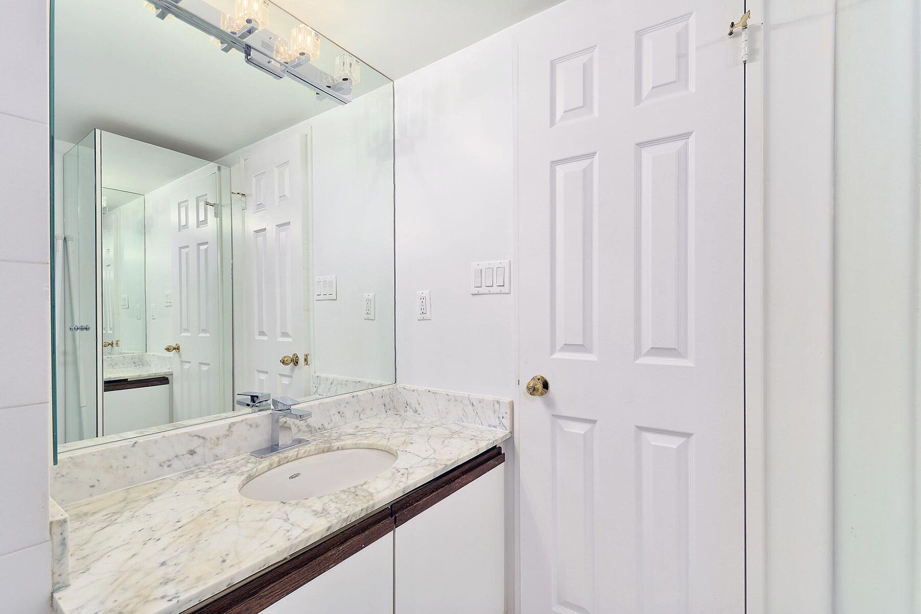 71 Charles St E #302