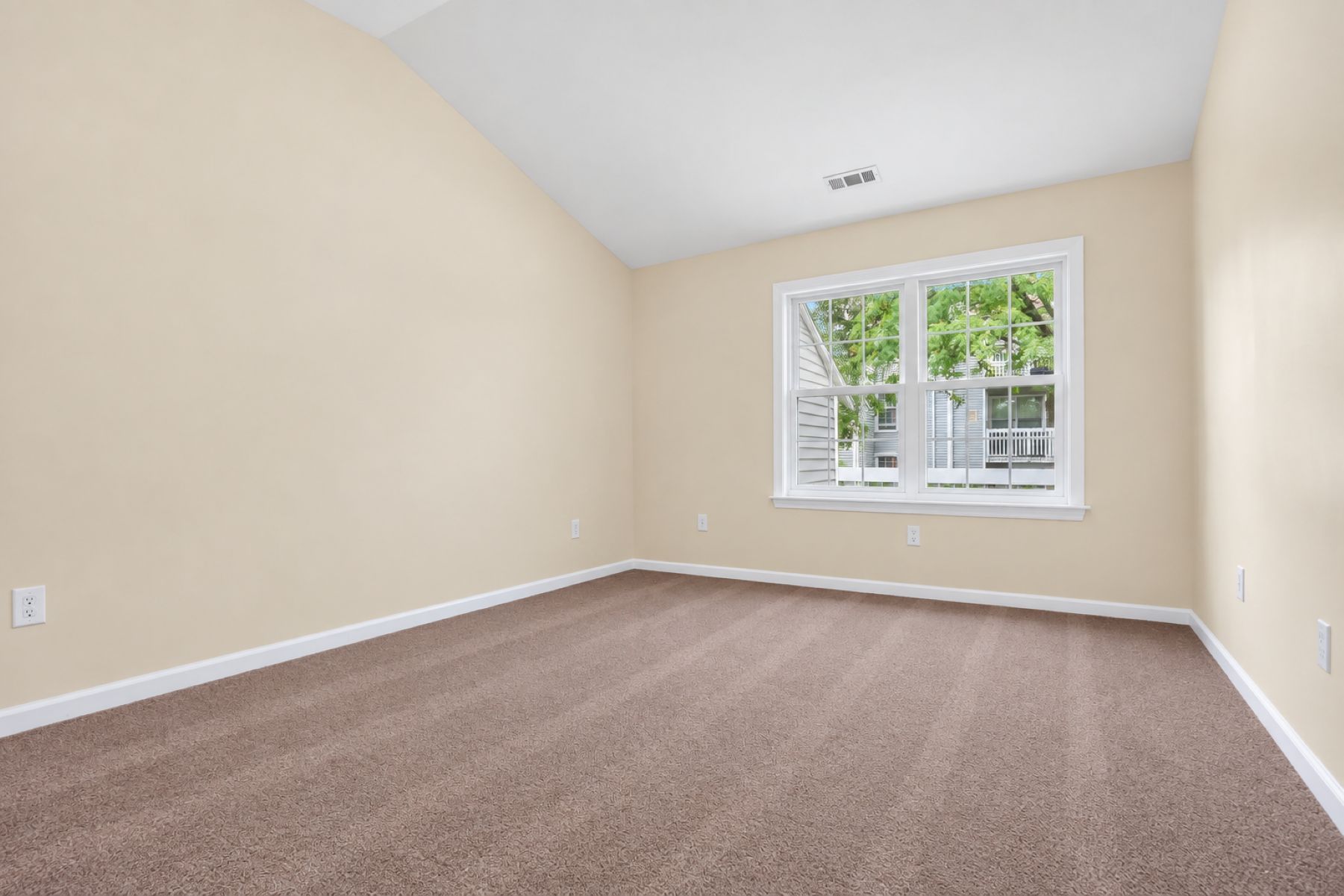 31 Markham Circle 