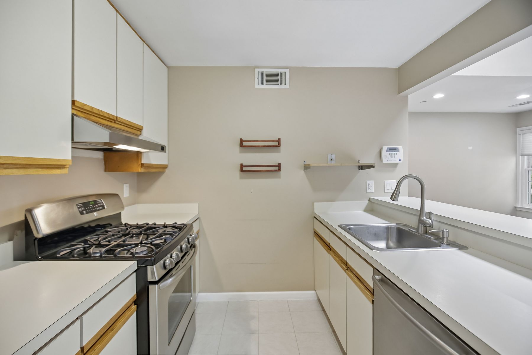 31 Markham Circle 