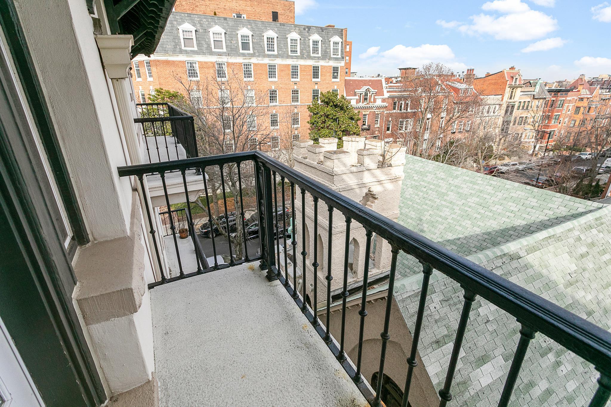 1882 Columbia Rd NW 403