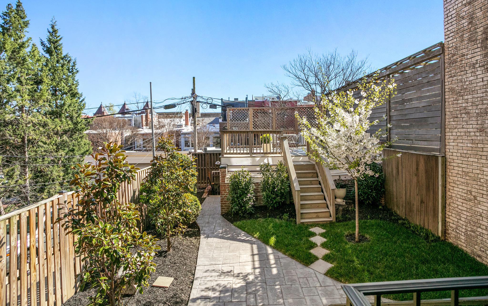 1852 Wyoming Avenue NW 