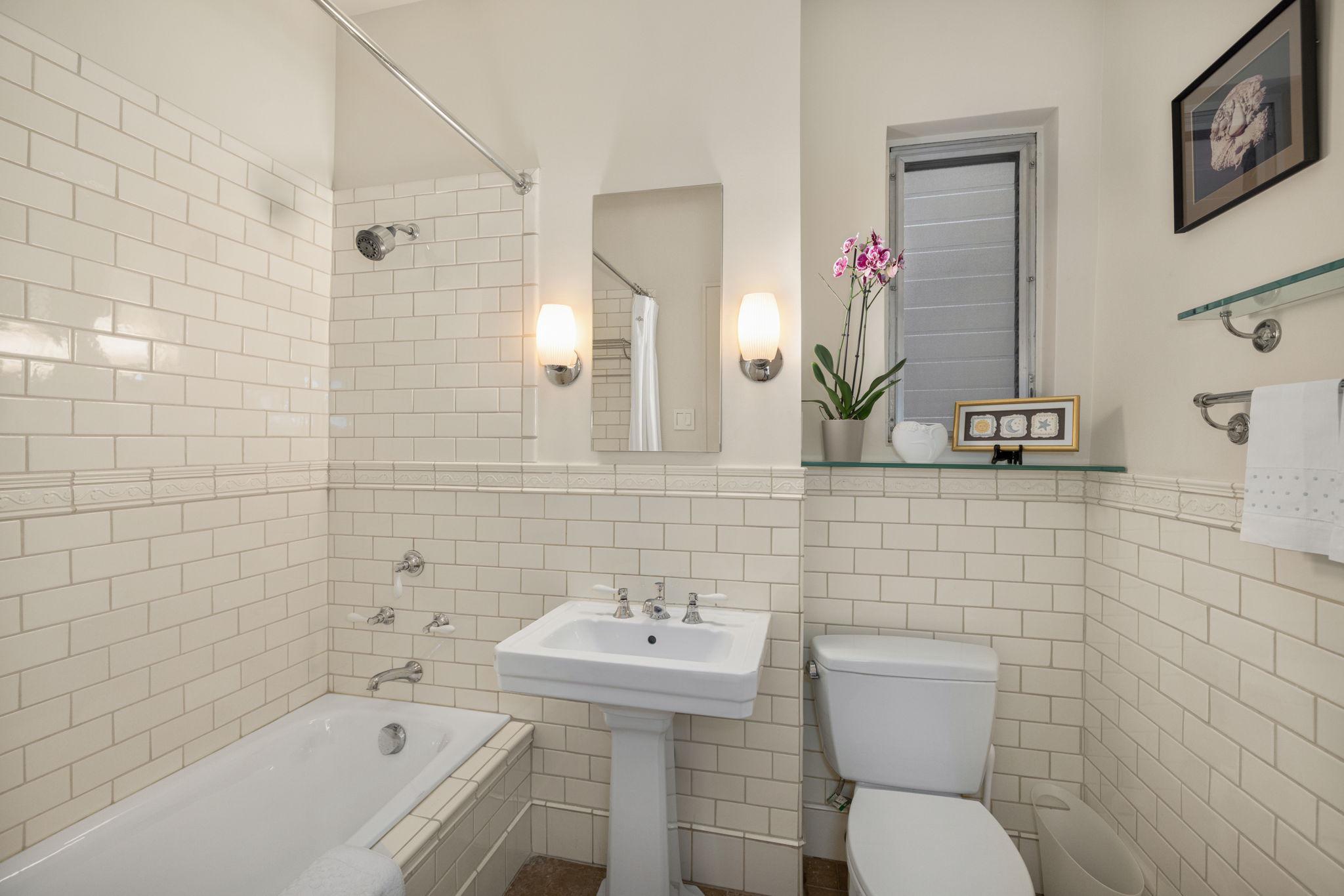 4000 Cathedral Avenue NW 604B