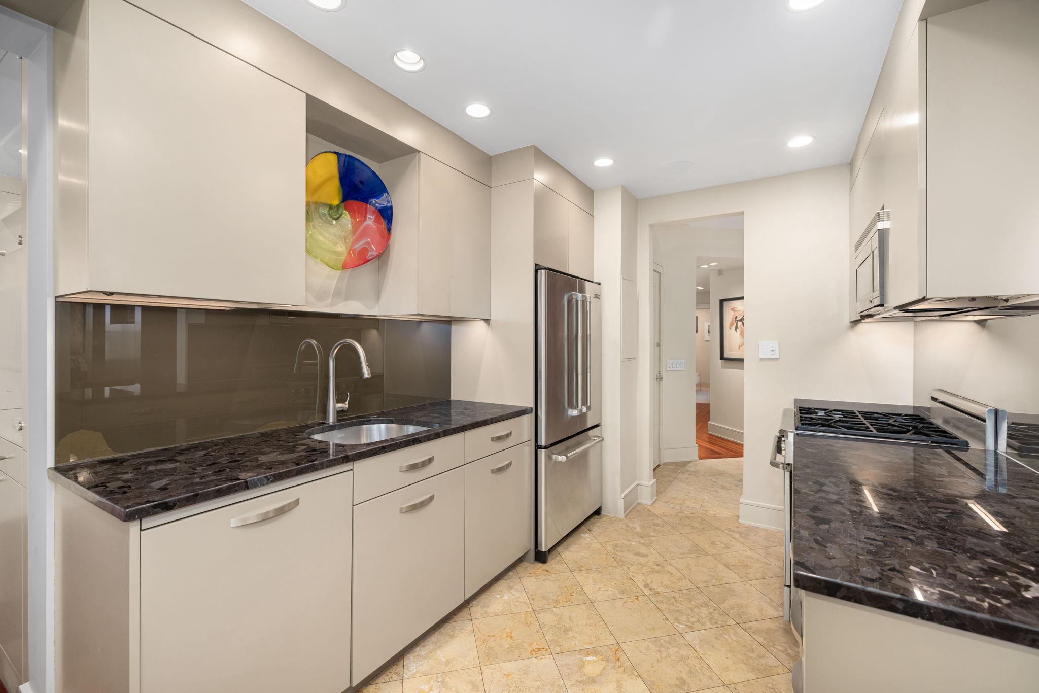 4000 Cathedral Avenue NW 604B