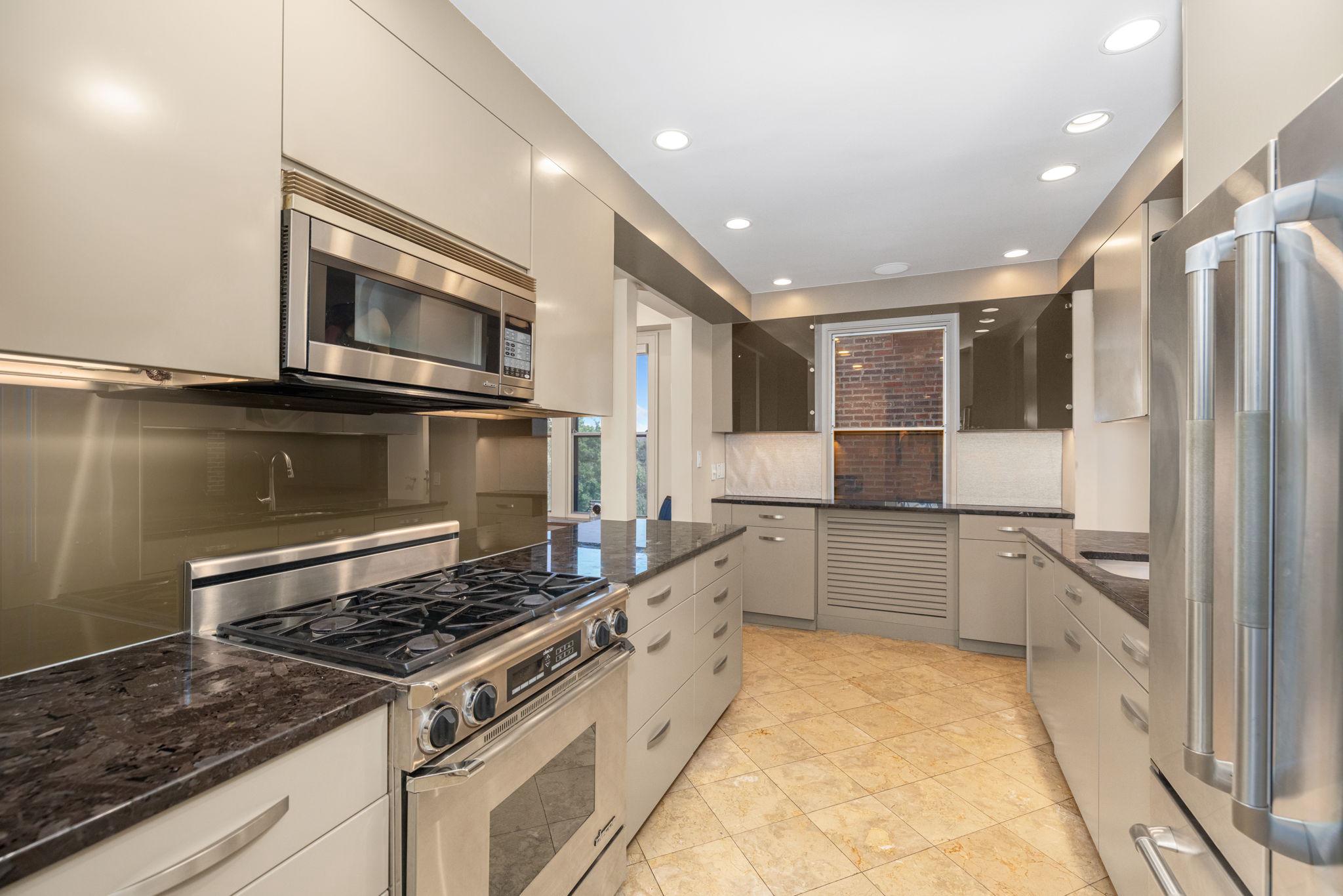 4000 Cathedral Avenue NW 604B