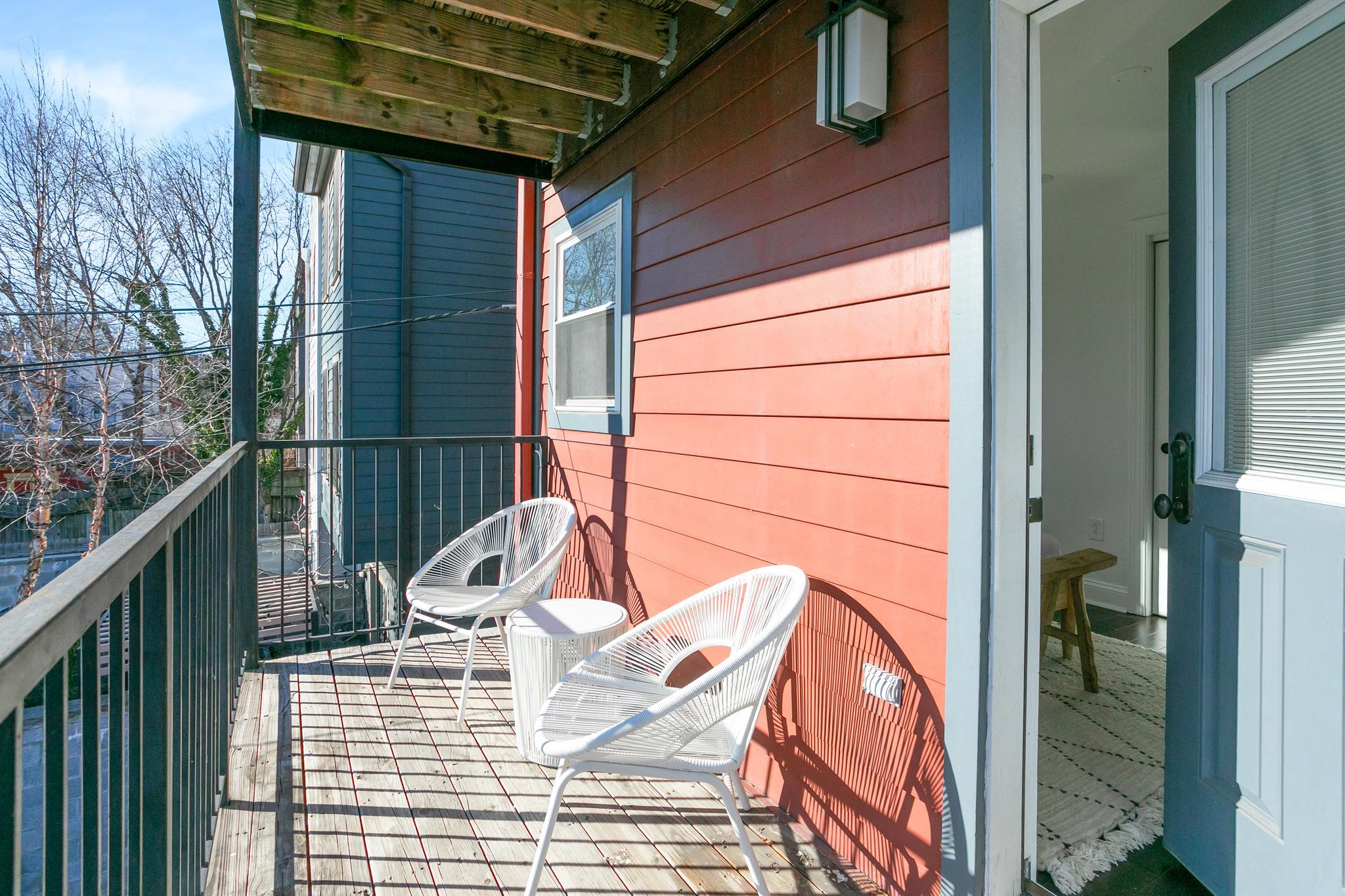 1433 K Street SE 202